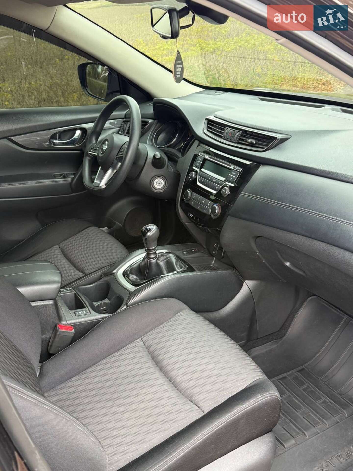 Nissan X-Trail 2018 VIN JN1TAAT32U0100221 фото оголошення 16 з 18