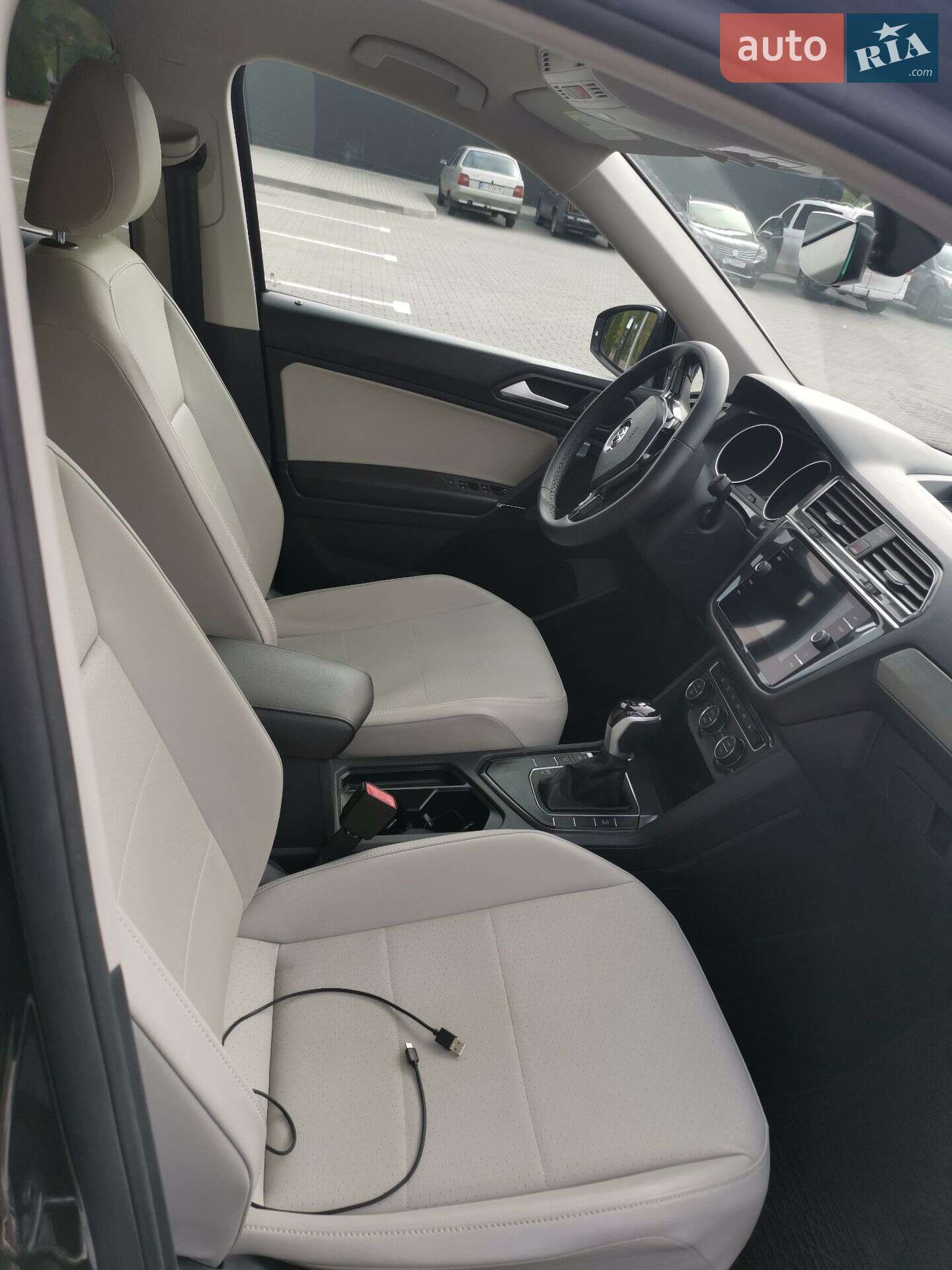 Volkswagen Tiguan 2019 VIN 3VV3B7AX7LM067046 фото оголошення 9 з 23