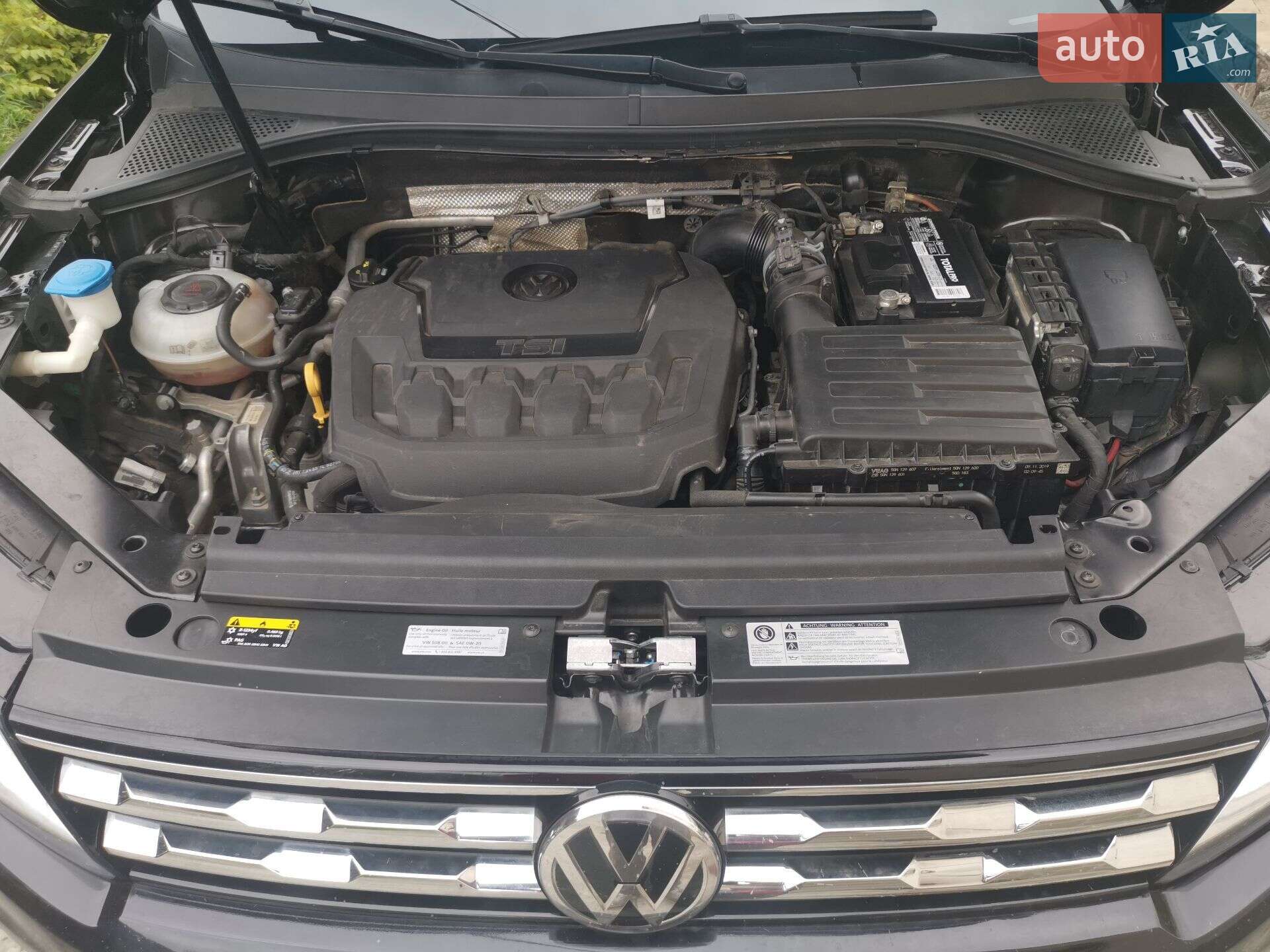 Volkswagen Tiguan 2019 VIN 3VV3B7AX7LM067046 фото оголошення 14 з 23