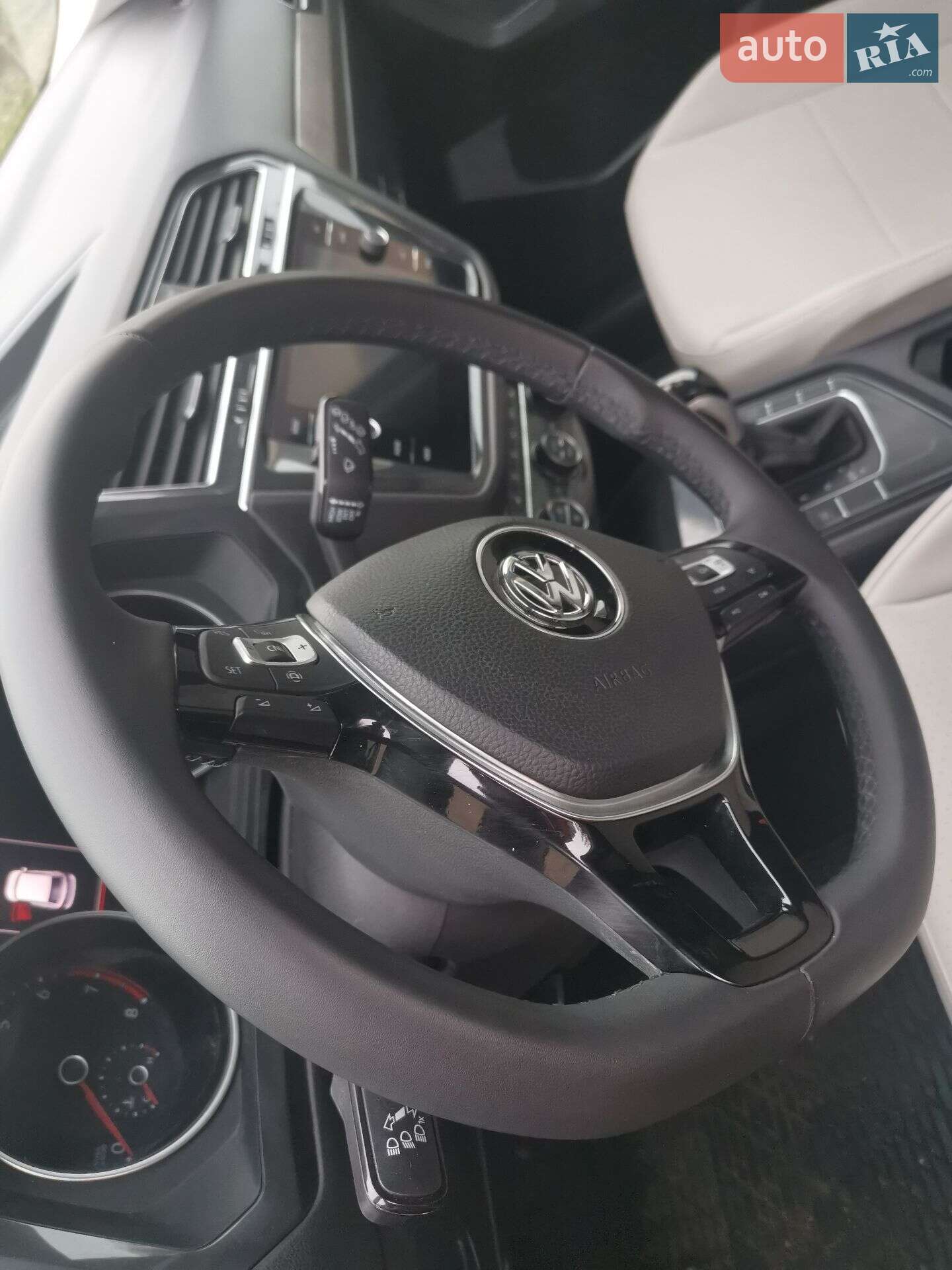 Volkswagen Tiguan 2019 VIN 3VV3B7AX7LM067046 фото оголошення 16 з 23