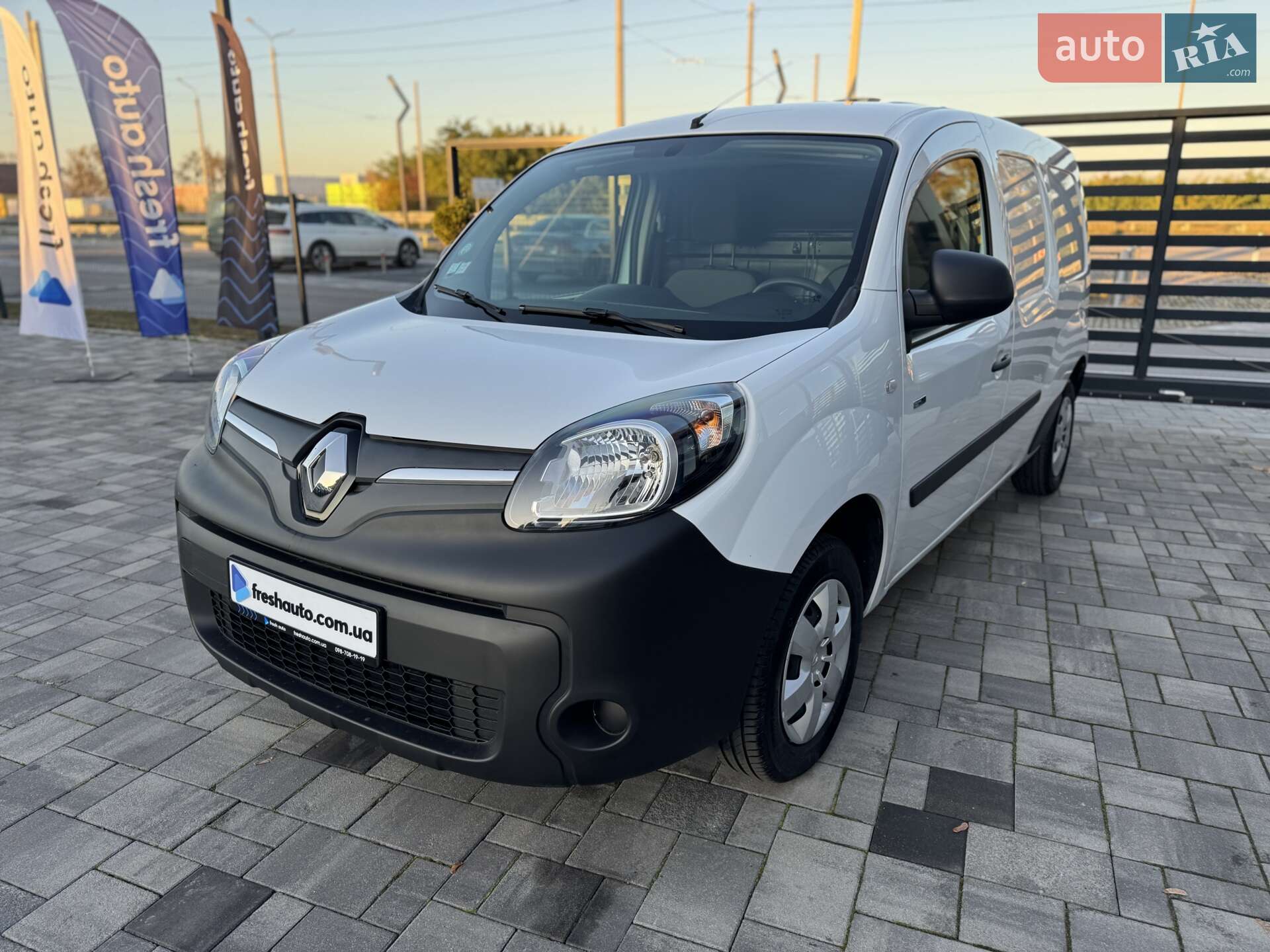 Renault Kangoo 2018 VIN VF1FW51H159963192 фото оголошення 8 з 36