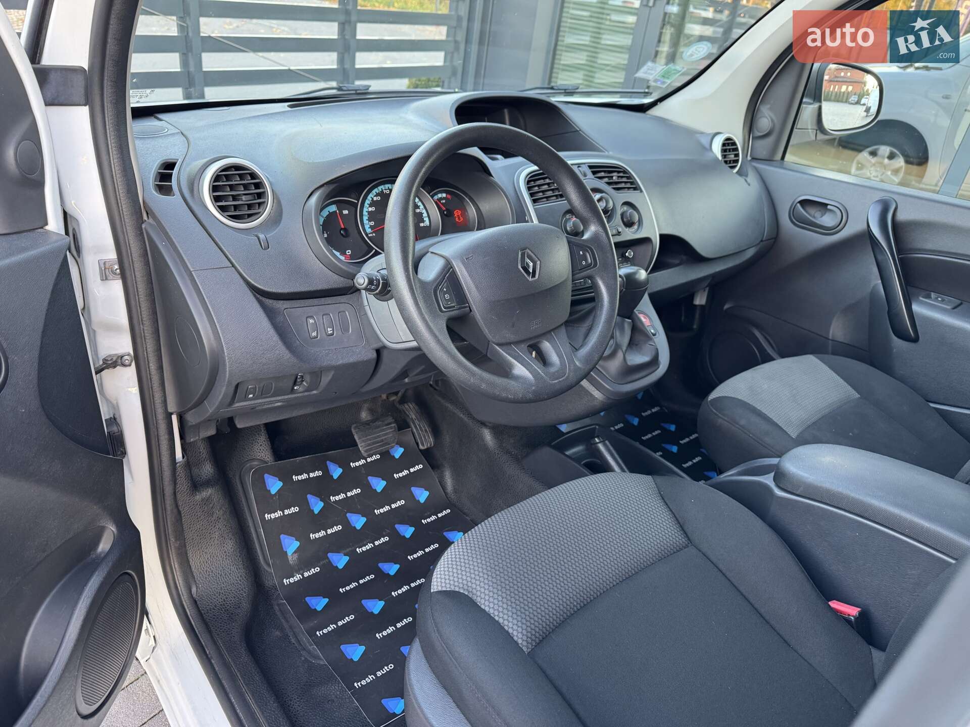 Renault Kangoo 2018 VIN VF1FW51H159963192 фото оголошення 4 з 36
