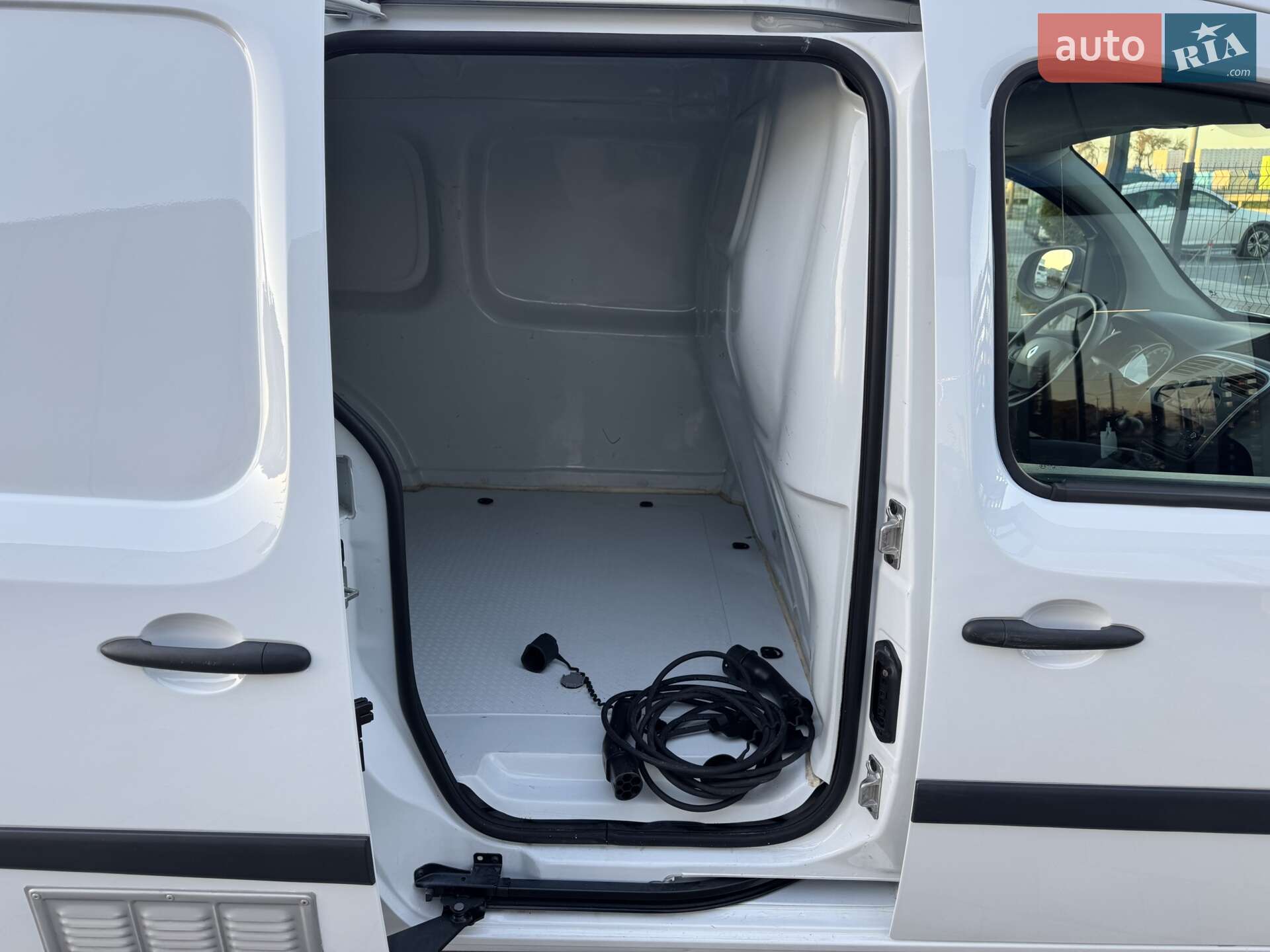 Renault Kangoo 2018 VIN VF1FW51H159963192 фото оголошення 25 з 36