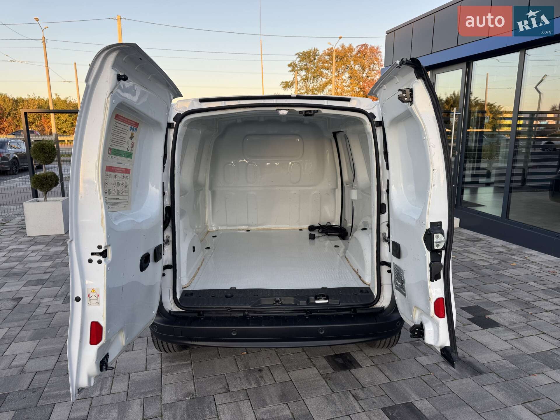 Renault Kangoo 2018 VIN VF1FW51H159963192 фото оголошення 23 з 36