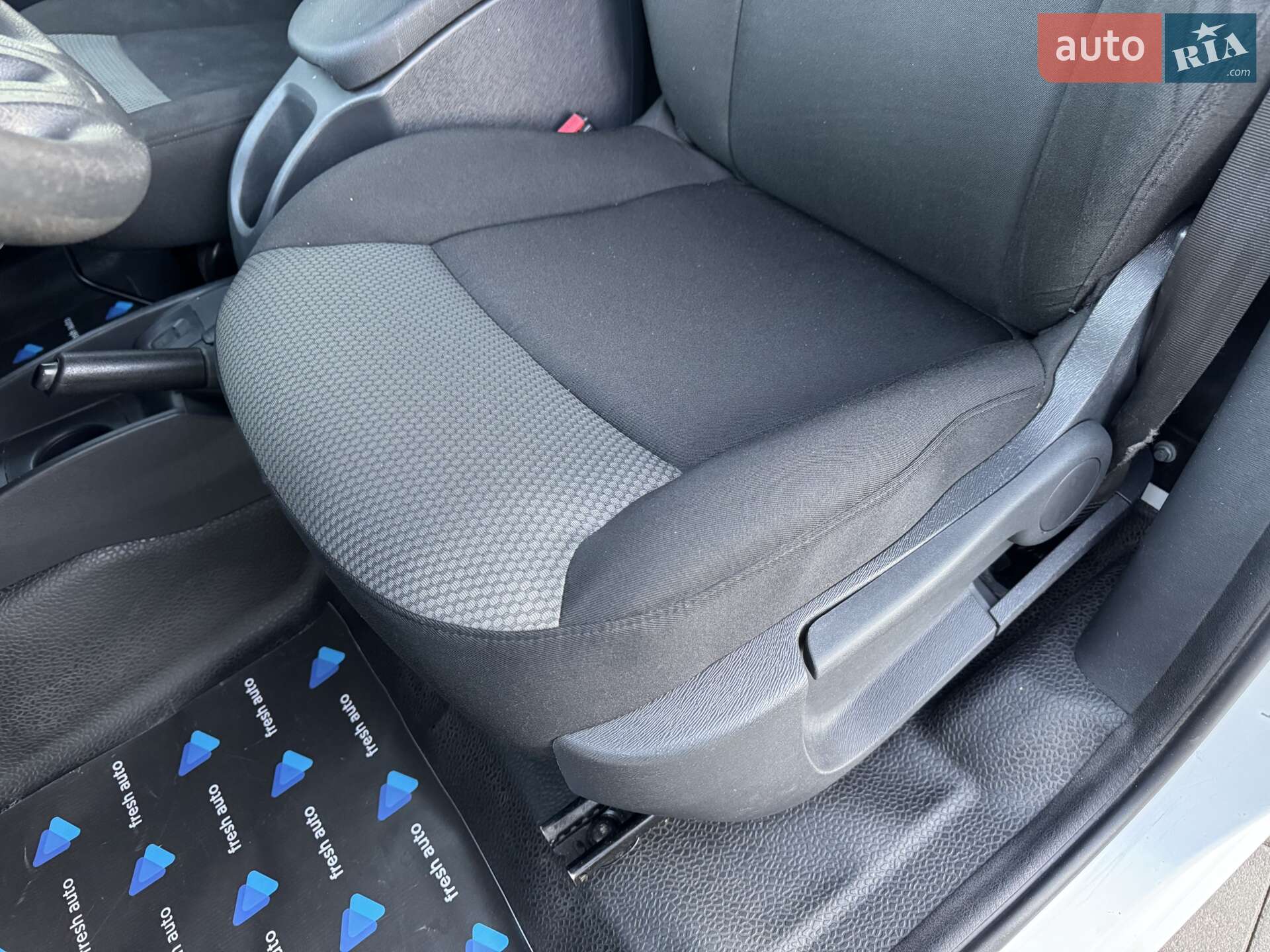 Renault Kangoo 2018 VIN VF1FW51H159963192 фото оголошення 19 з 36