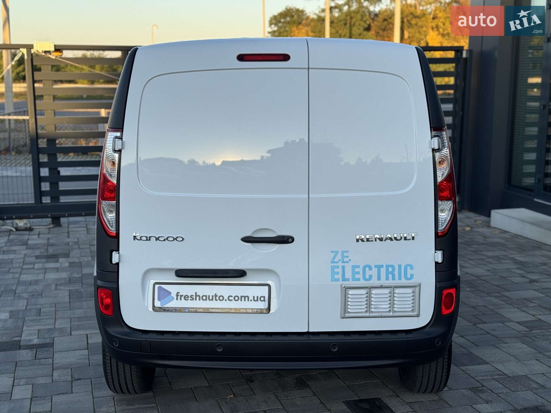 Renault Kangoo 2018 VIN VF1FW51H159963192 фото оголошення 12 з 36