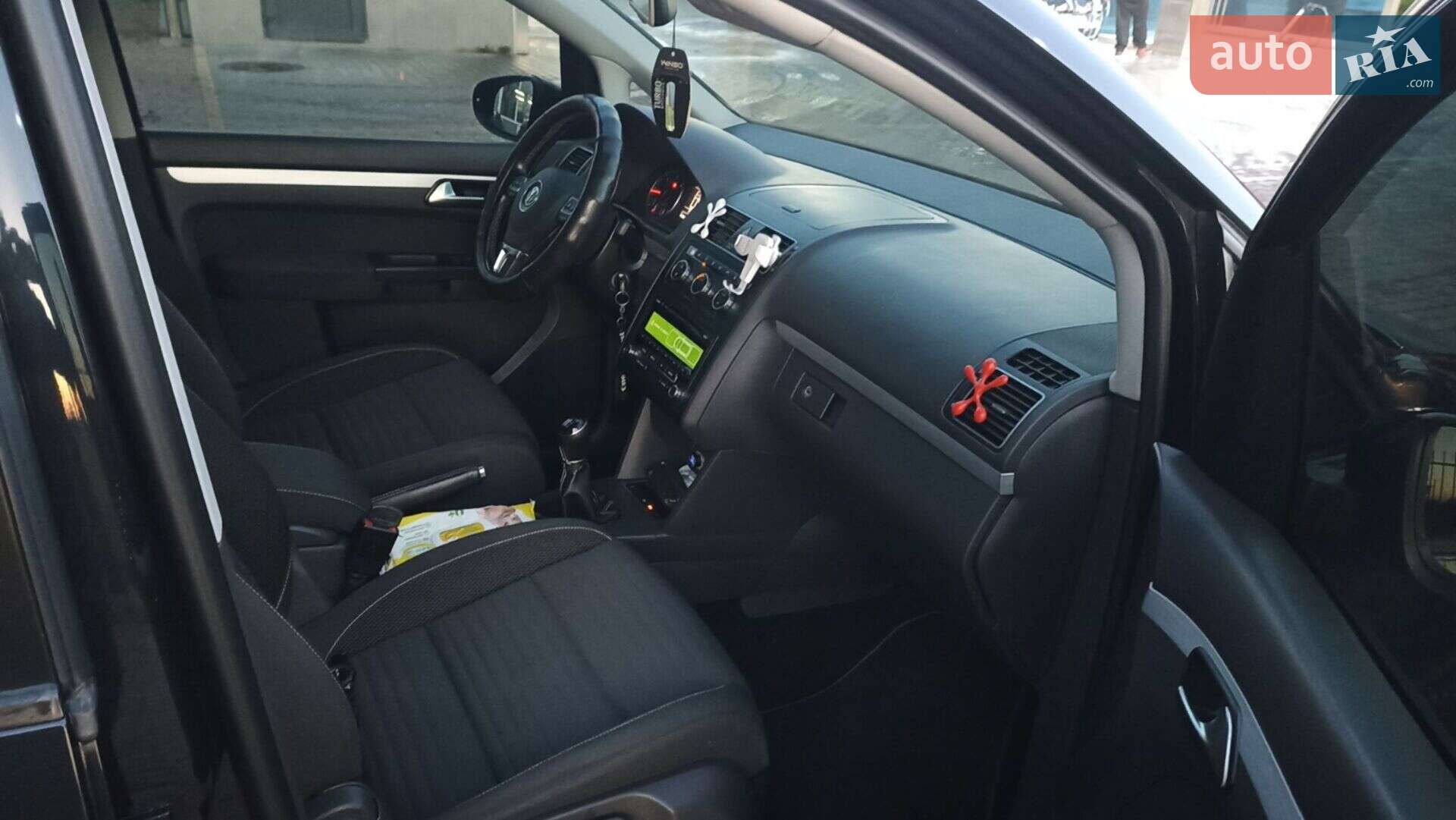 Volkswagen Touran 2015 VIN WVGZZZ1TZFW046317 фото оголошення 32 з 98