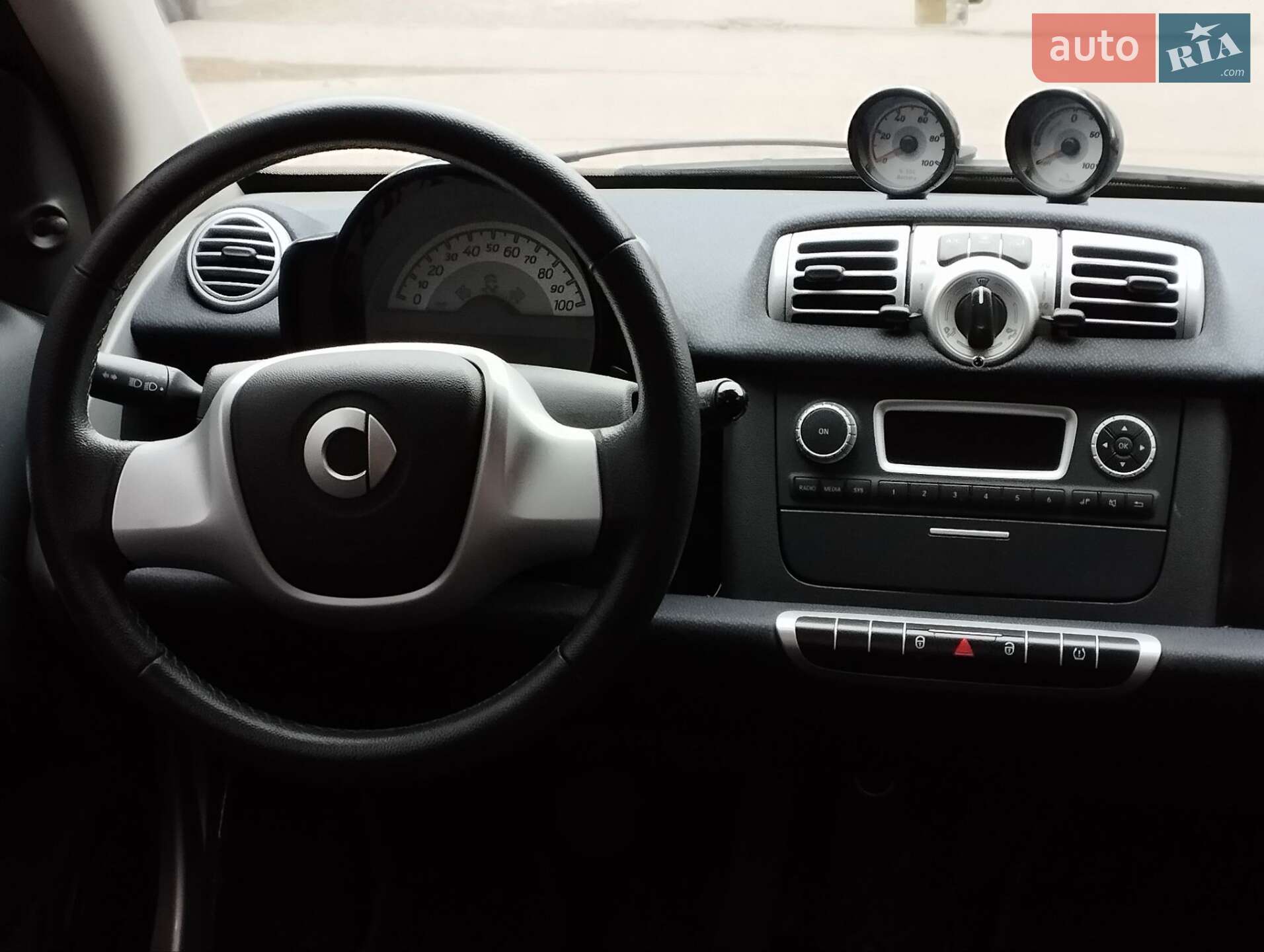 Smart Fortwo 2014 VIN WMEEJ9AA0FK833097 фото оголошення 13 з 24