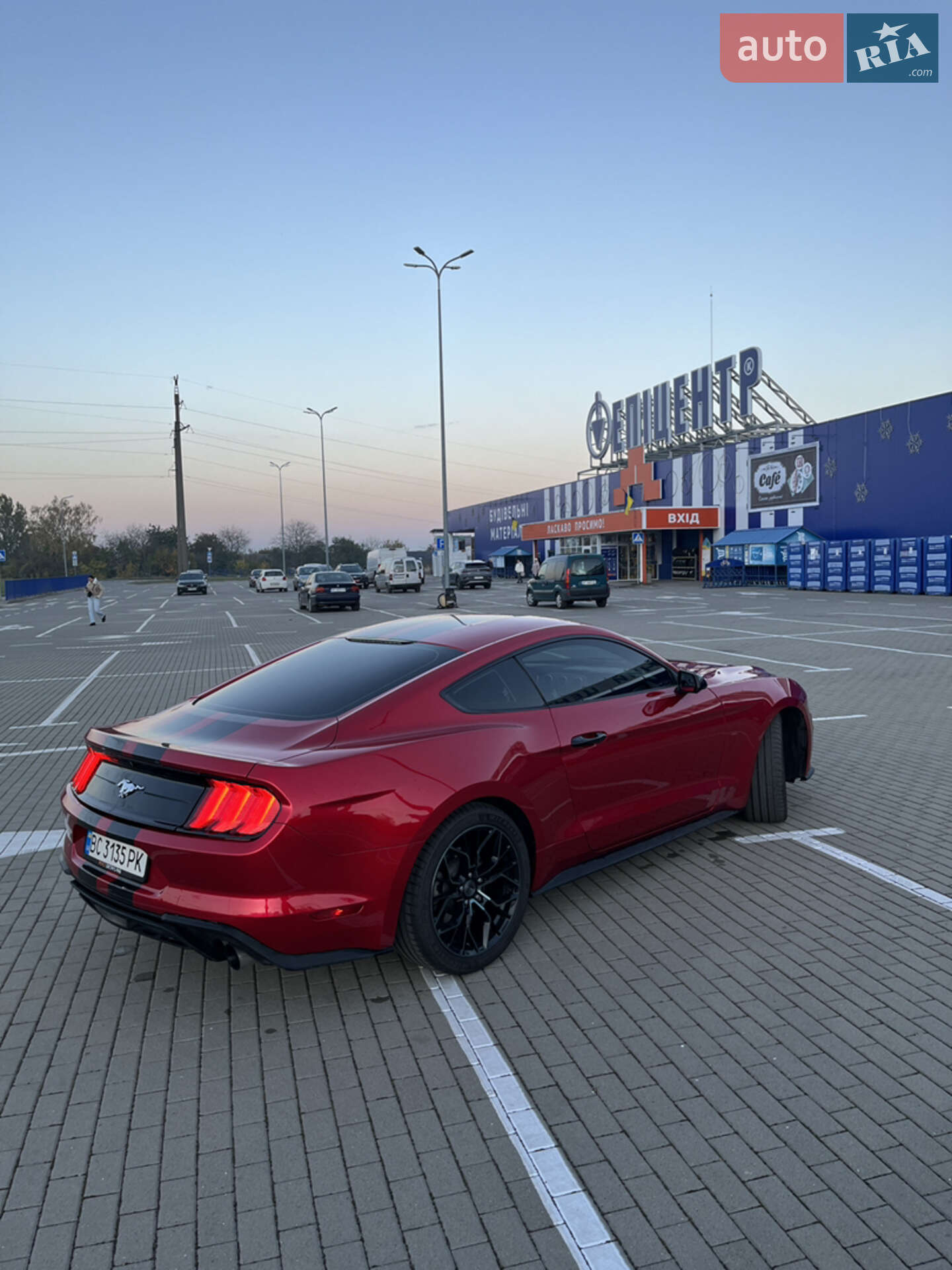 Ford Mustang 2017 VIN 1FA6P8THXJ5118914 фото оголошення 7 з 20
