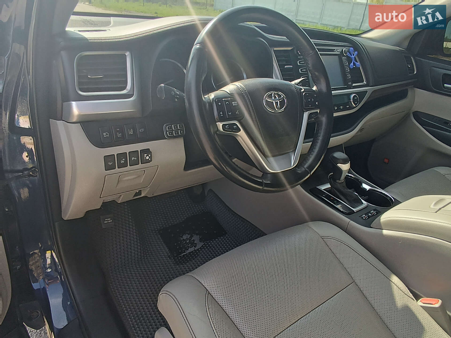 Toyota Highlander 2015 VIN 5TDDKRFH5FS087560 фото оголошення 30 з 42