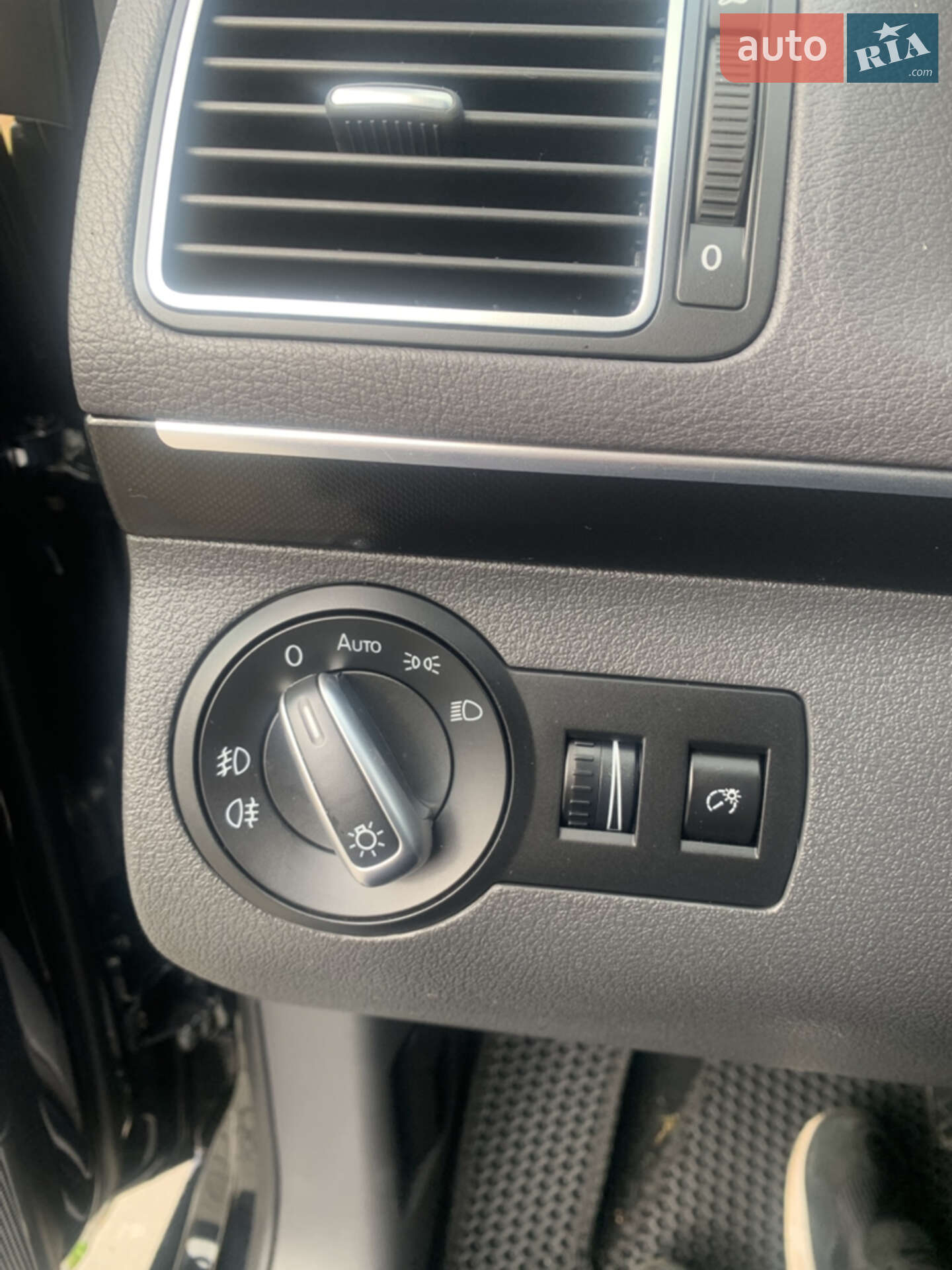 Volkswagen Touran 2011 VIN WVGZZZ1TZBW093518 фото оголошення 25 з 27