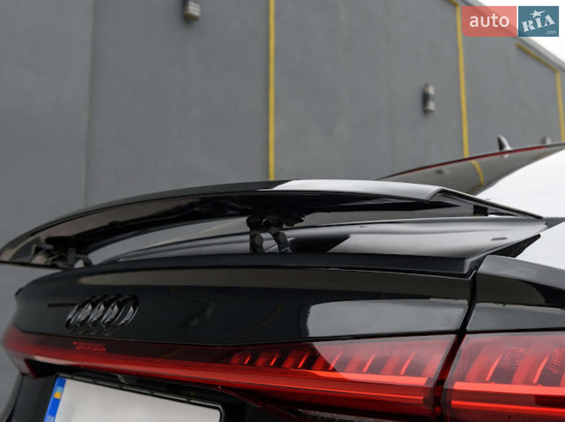 Audi A7 Sportback 2018 VIN WAUZZZF24KN010026 фото оголошення 31 з 51