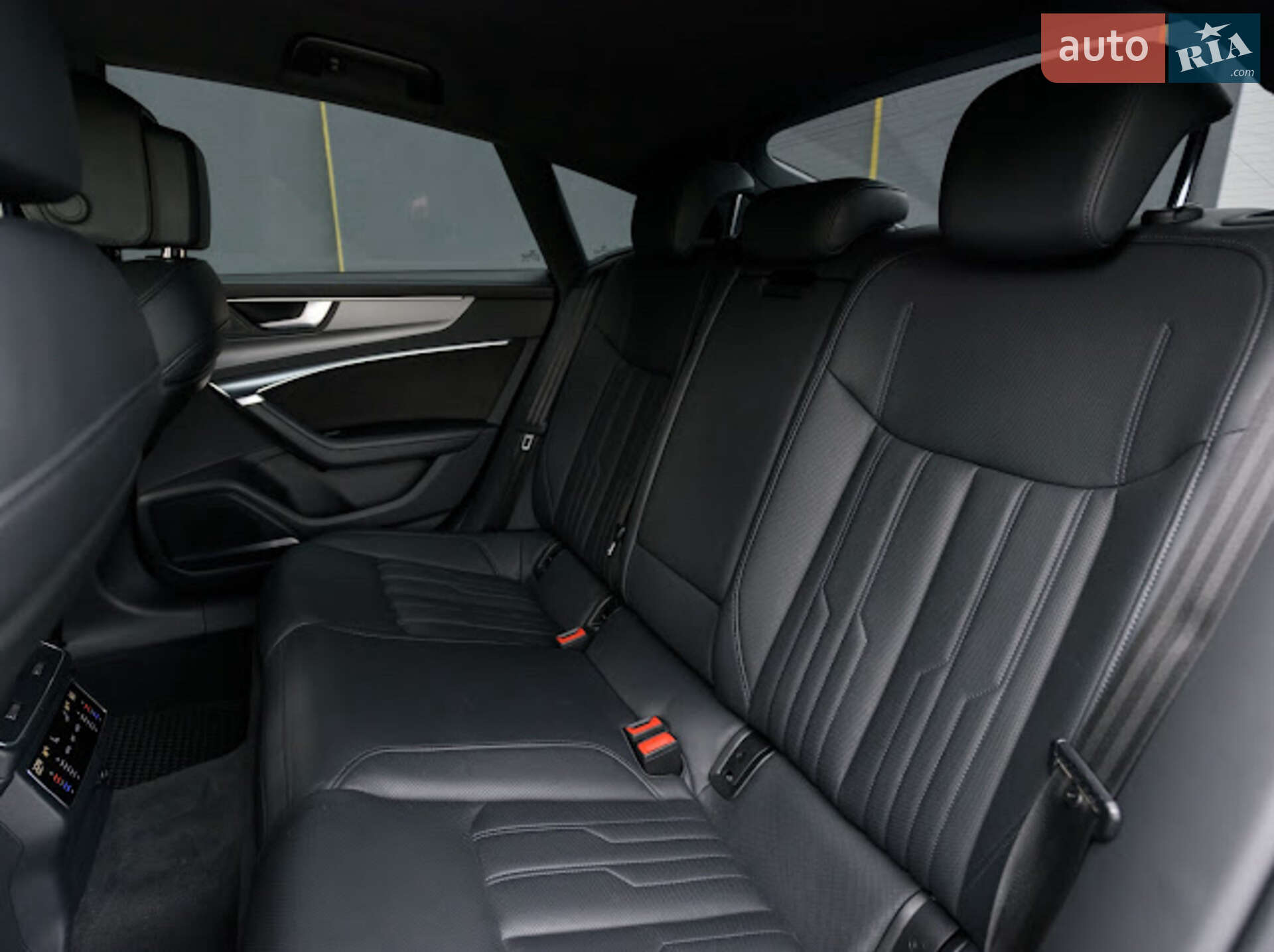 Audi A7 Sportback 2018 VIN WAUZZZF24KN010026 фото оголошення 39 з 51