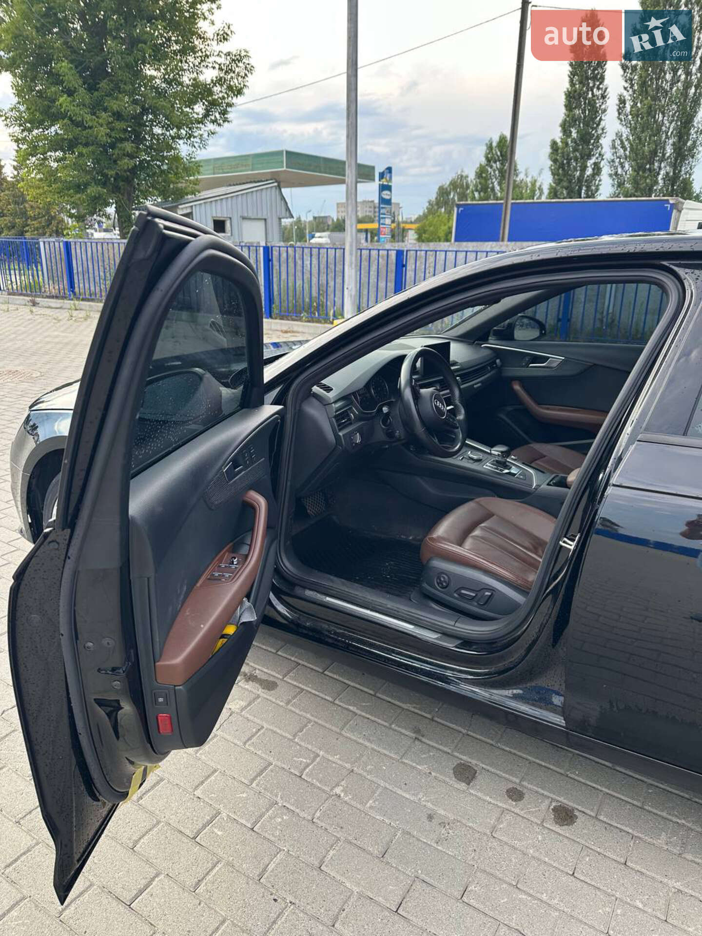 Audi A4 2016 VIN WAUANAF41HN039682 фото оголошення 11 з 37