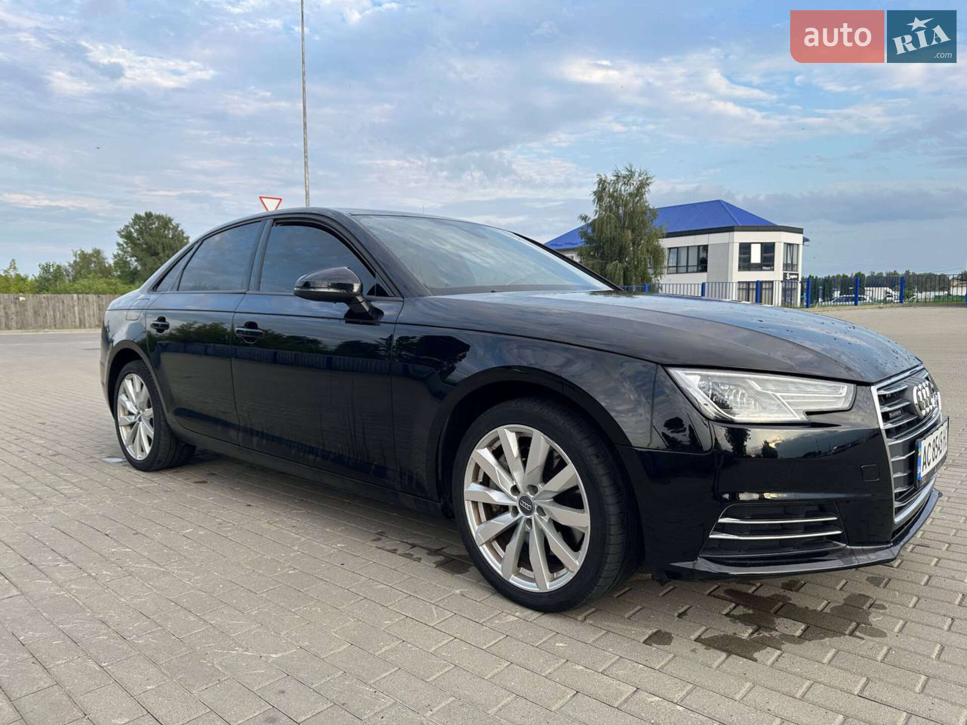 Audi A4 2016 VIN WAUANAF41HN039682 фото оголошення 8 з 37