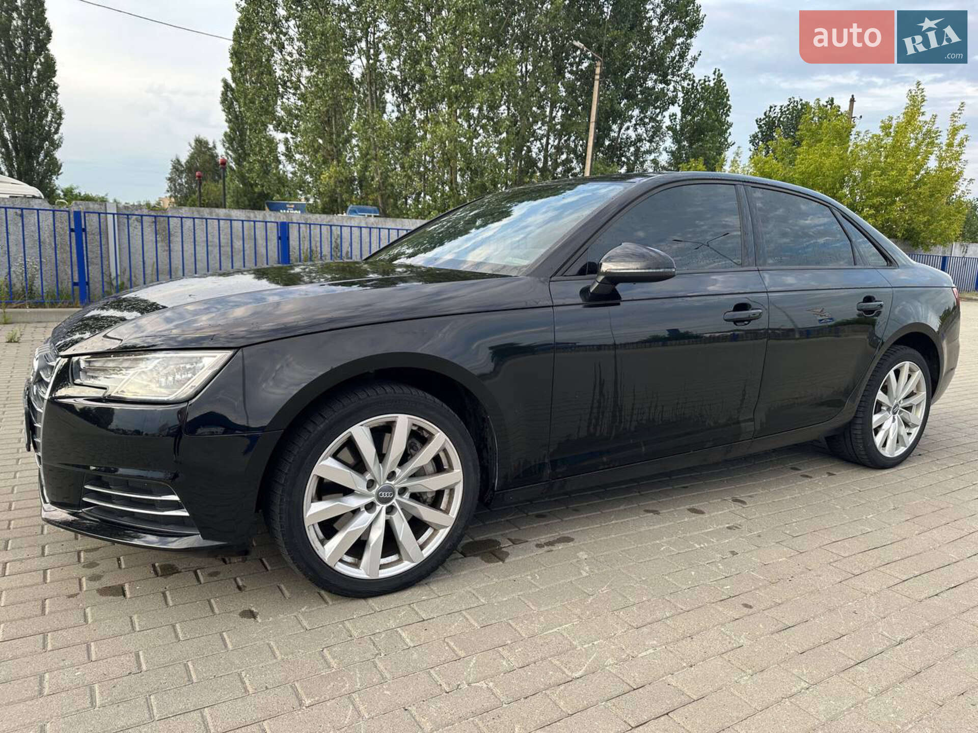 Audi A4 2016 VIN WAUANAF41HN039682 фото оголошення 5 з 37
