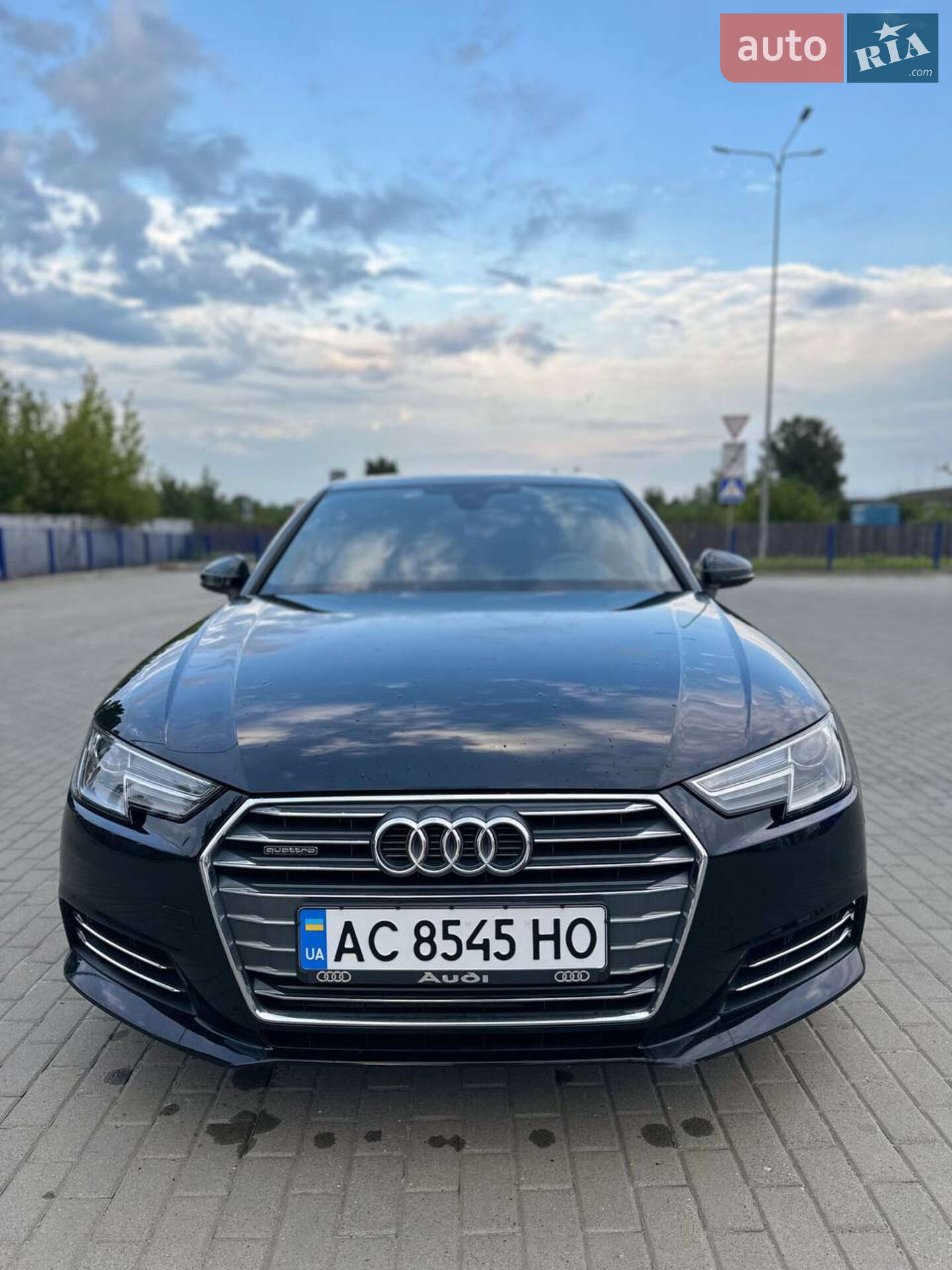 Audi A4 2016 VIN WAUANAF41HN039682 фото оголошення 2 з 37