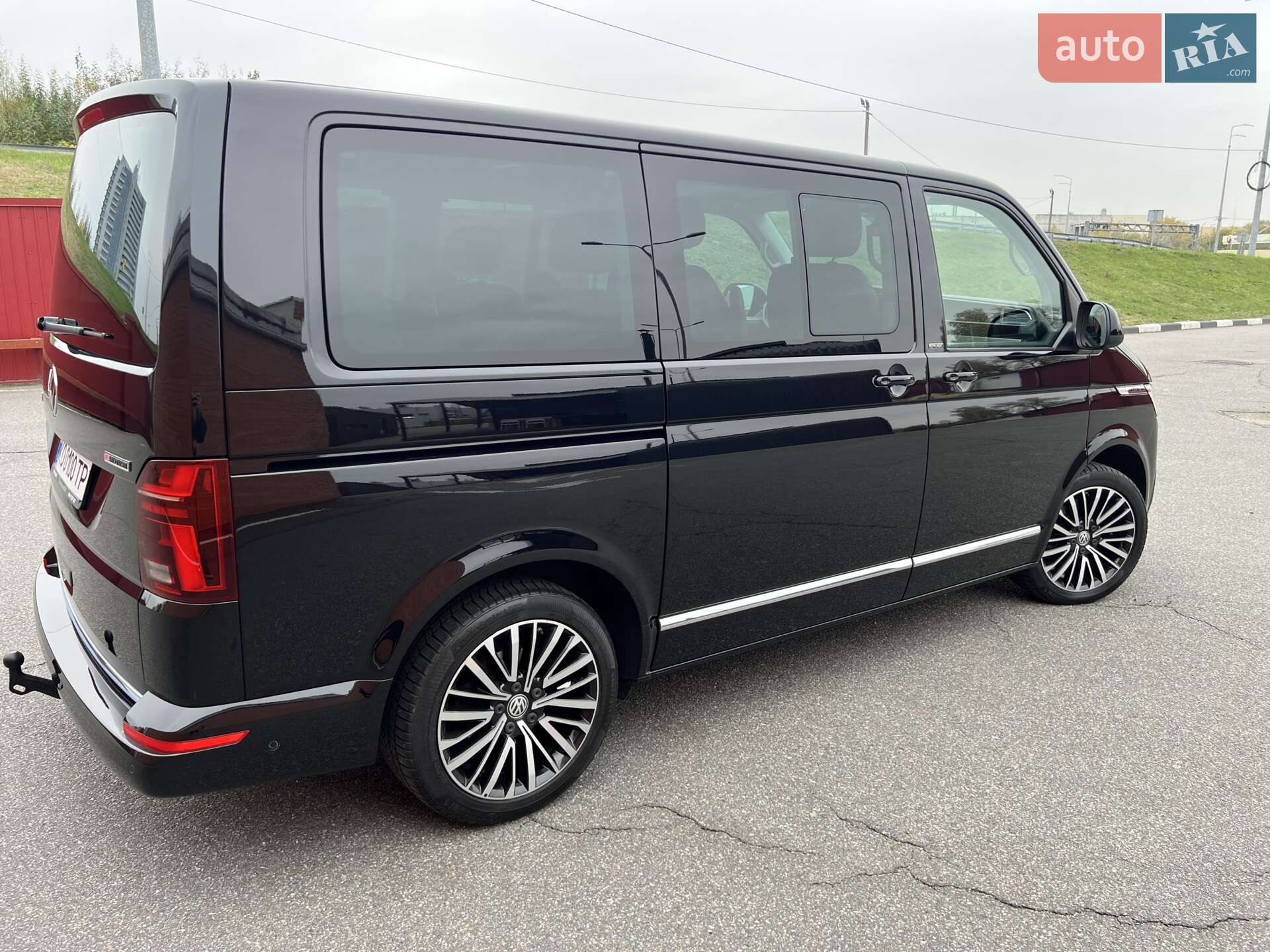 Volkswagen Multivan 2019 VIN WV2ZZZ7HZLH002845 фото оголошення 6 з 26
