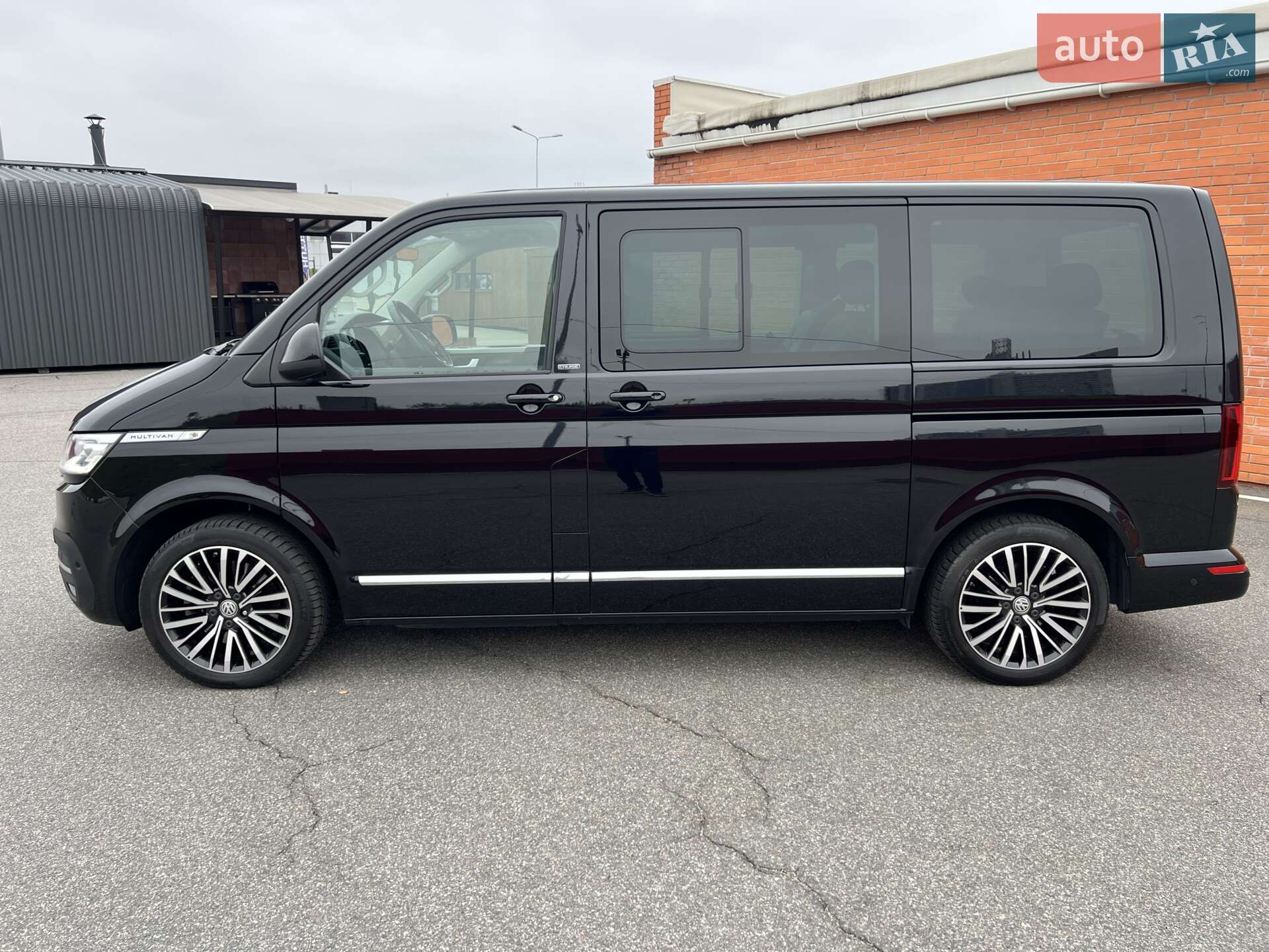 Volkswagen Multivan 2019 VIN WV2ZZZ7HZLH002845 фото оголошення 10 з 26