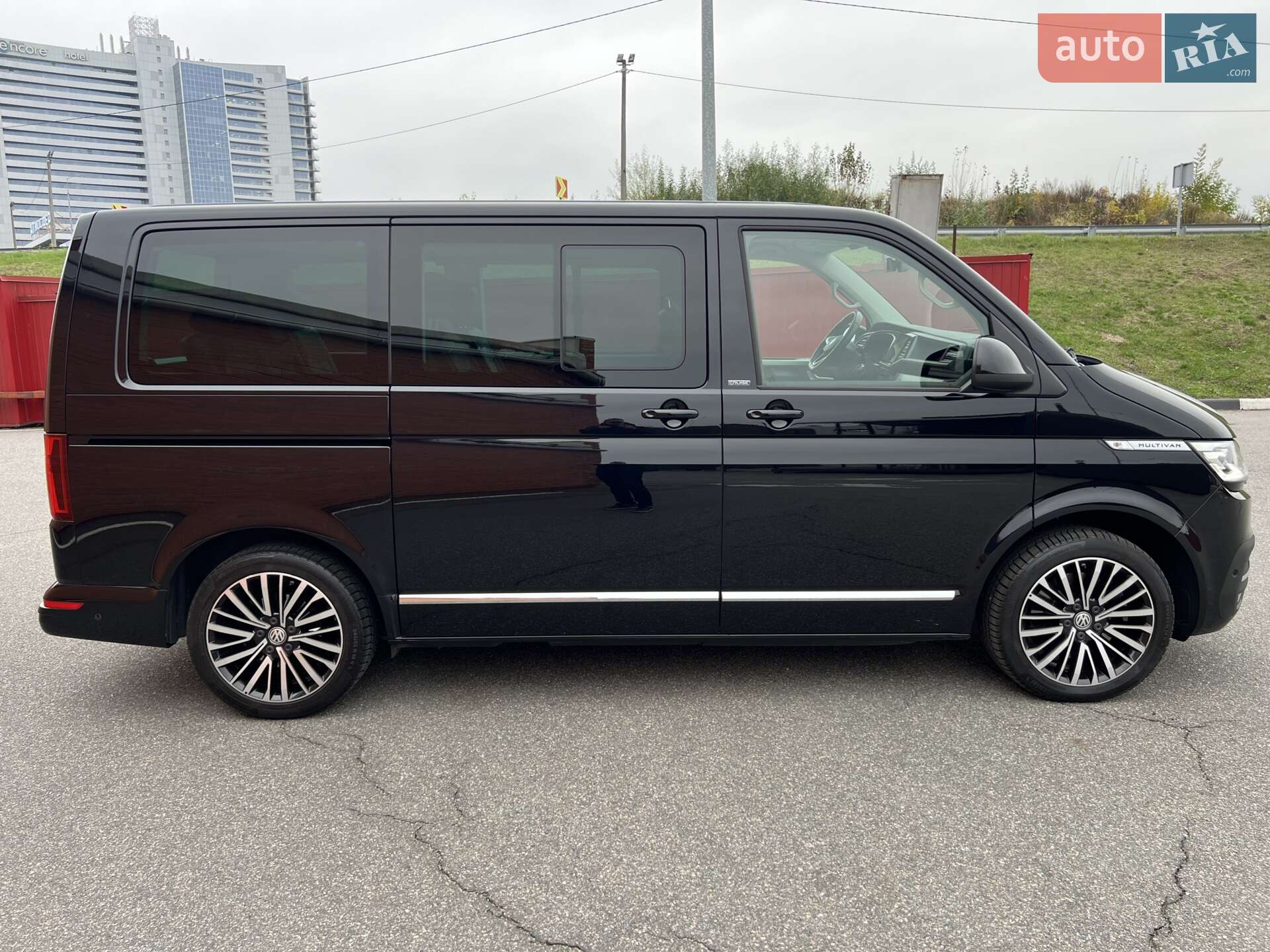 Volkswagen Multivan 2019 VIN WV2ZZZ7HZLH002845 фото оголошення 11 з 26
