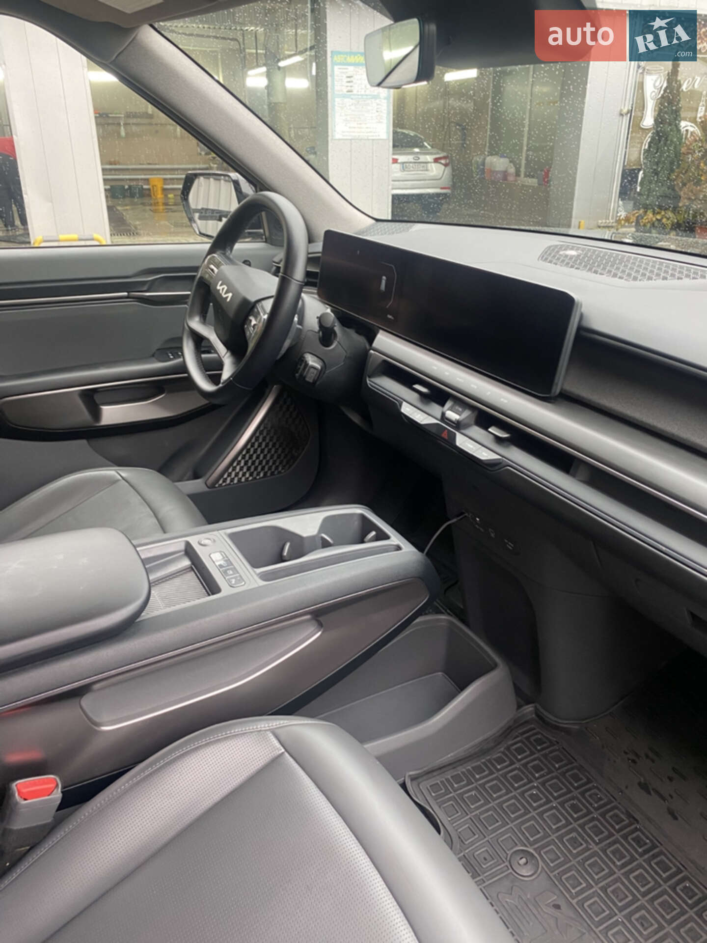 Kia EV9 2023 VIN KNDAB5S19R6020257 фото оголошення 2 з 21