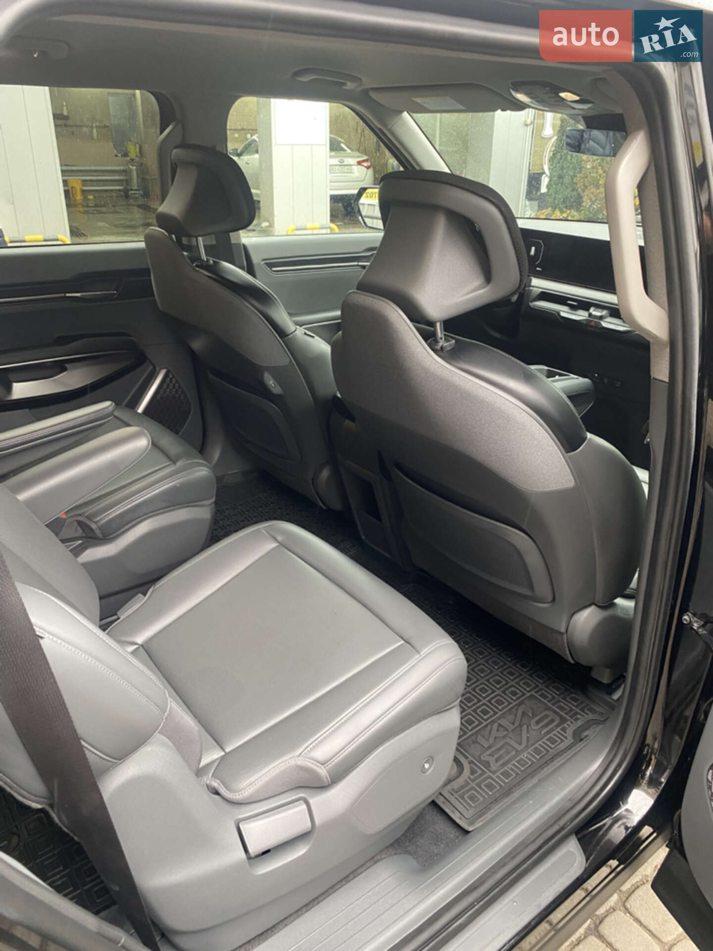 Kia EV9 2023 VIN KNDAB5S19R6020257 фото оголошення 4 з 21