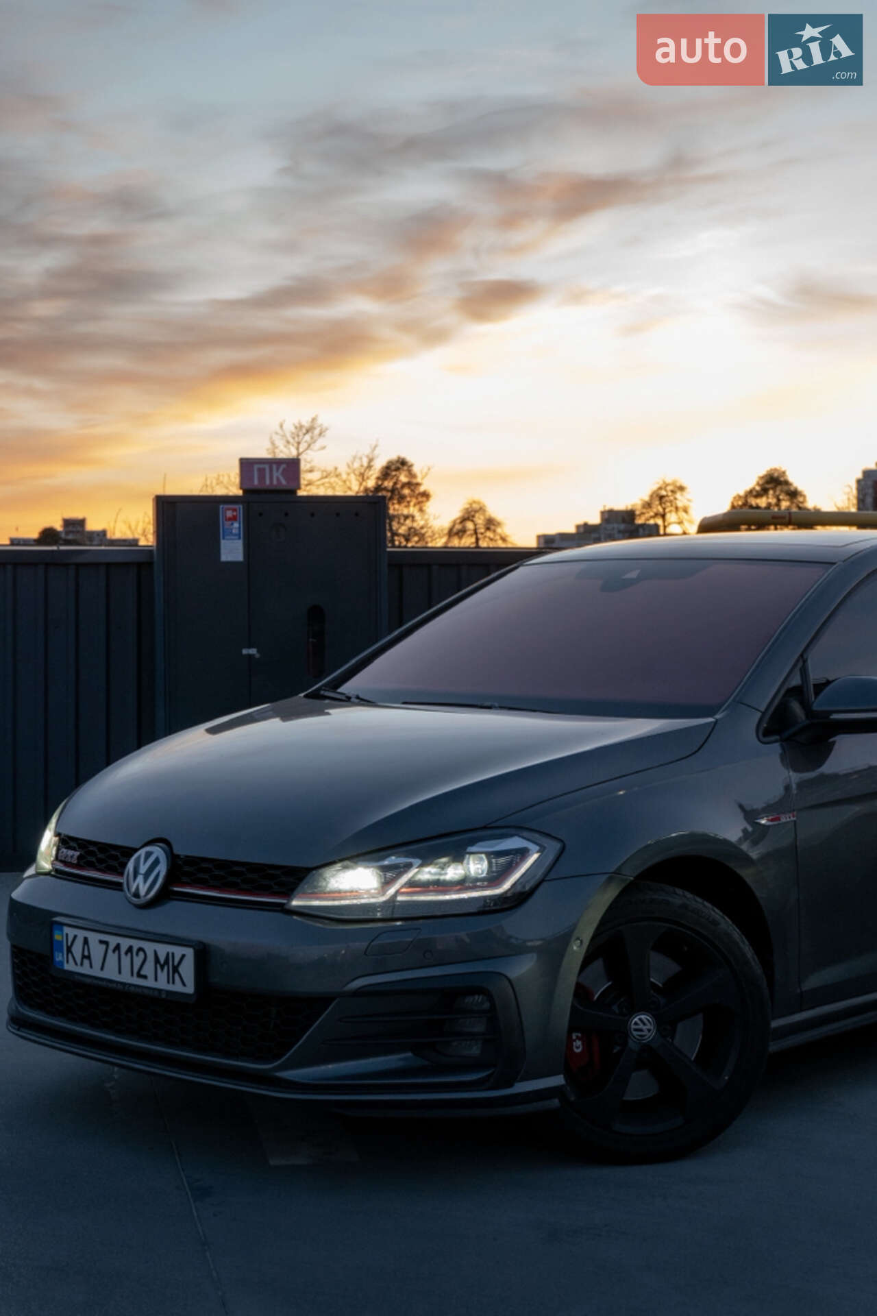 Volkswagen Golf GTI 2019 VIN WVWZZZAUZKW139146 фото оголошення 2 з 21