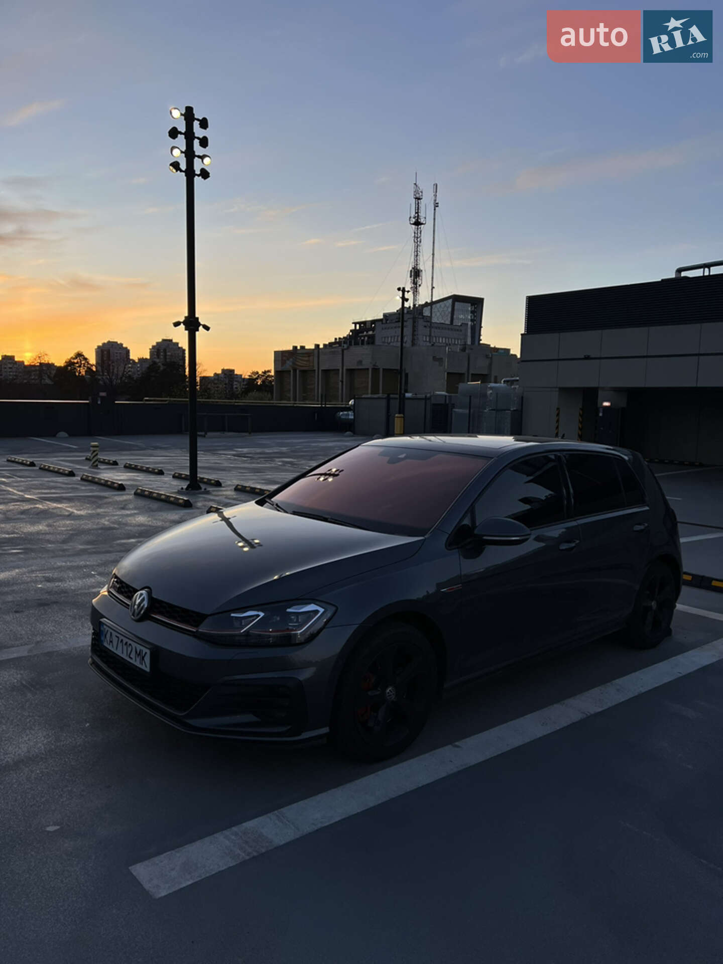 Volkswagen Golf GTI 2019 VIN WVWZZZAUZKW139146 фото оголошення 3 з 21