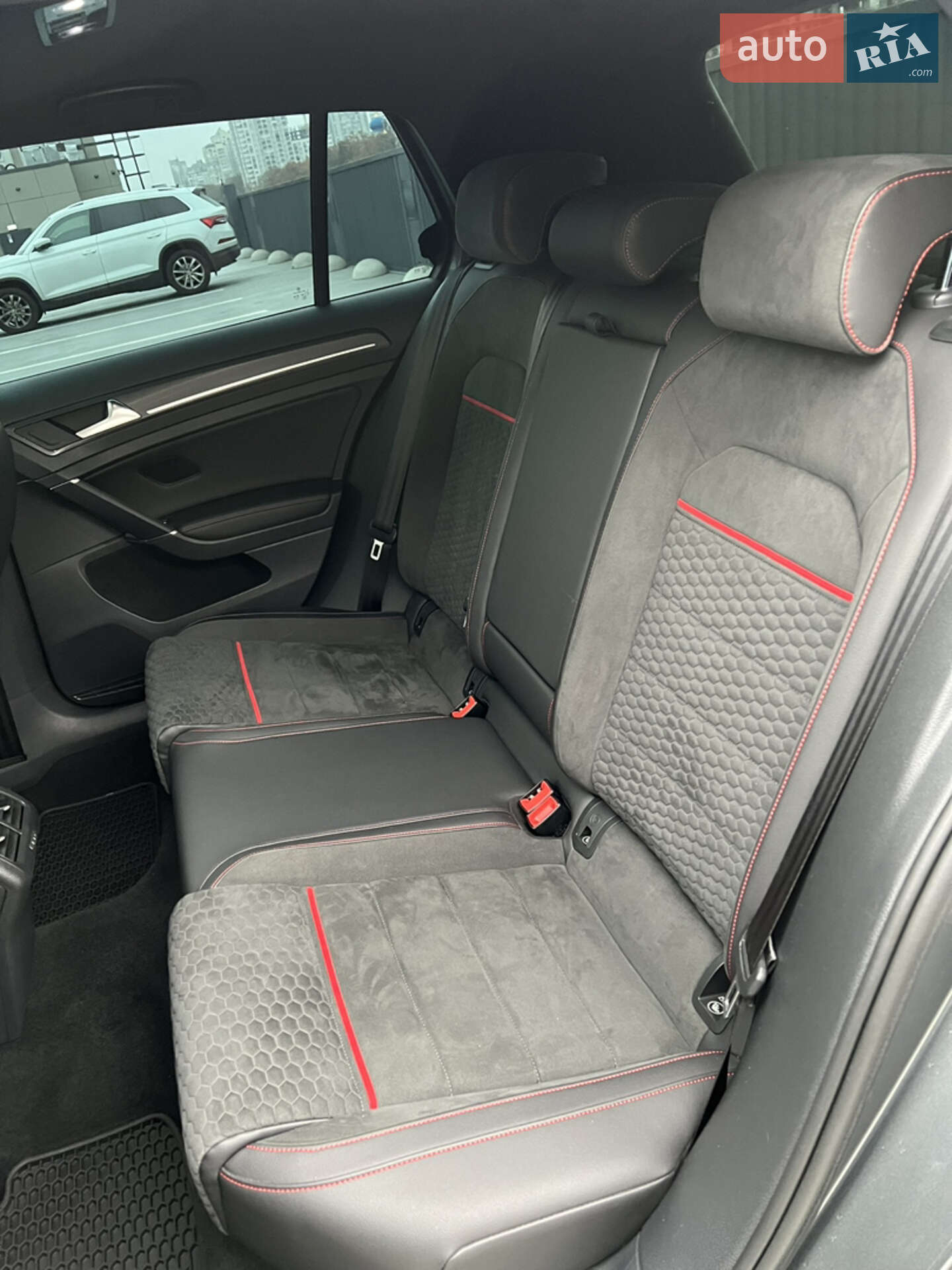 Volkswagen Golf GTI 2019 VIN WVWZZZAUZKW139146 фото оголошення 18 з 21