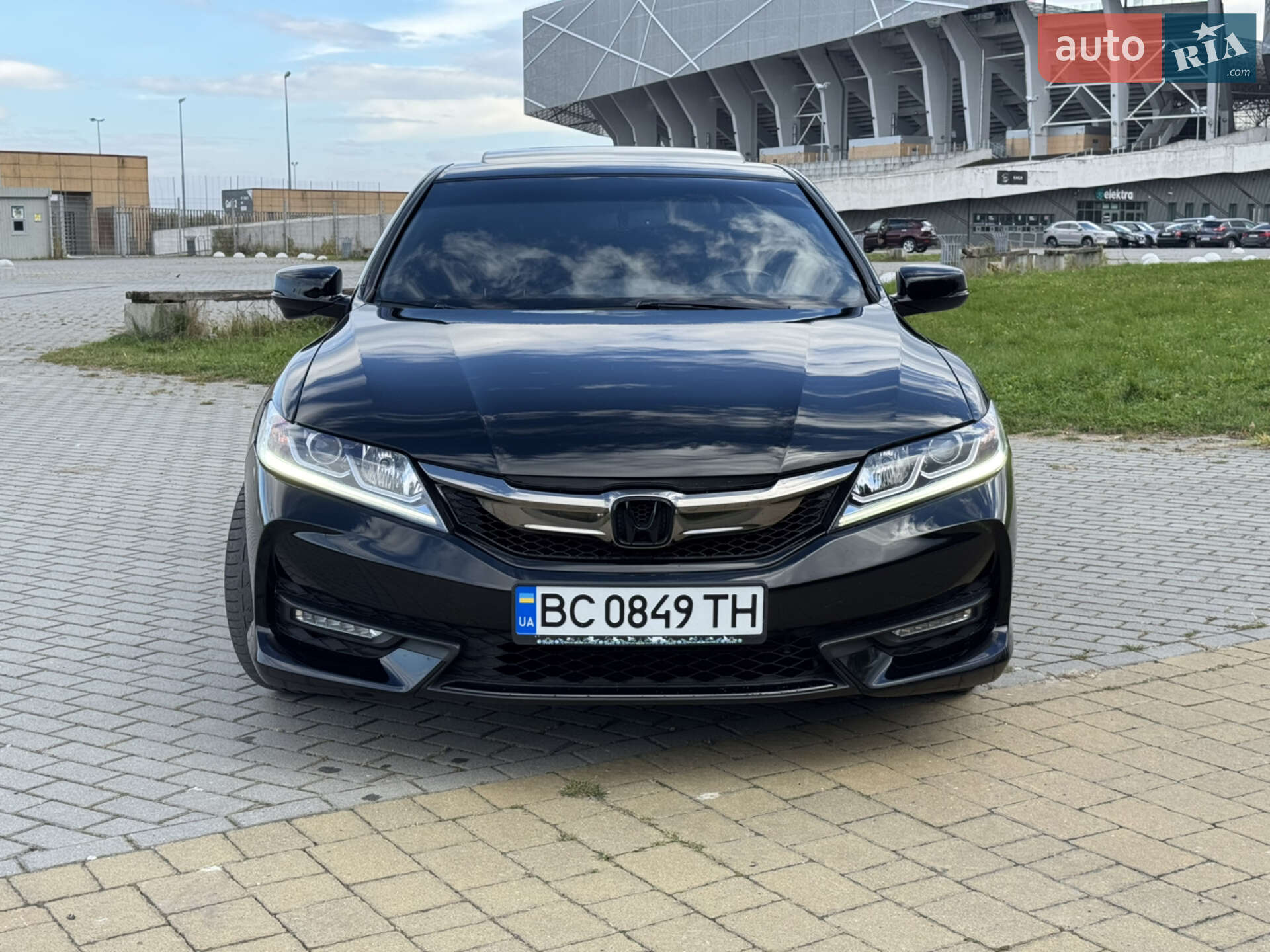 Honda Accord 2017 VIN 1HGCT1B88HA008786 фото оголошення 14 з 22