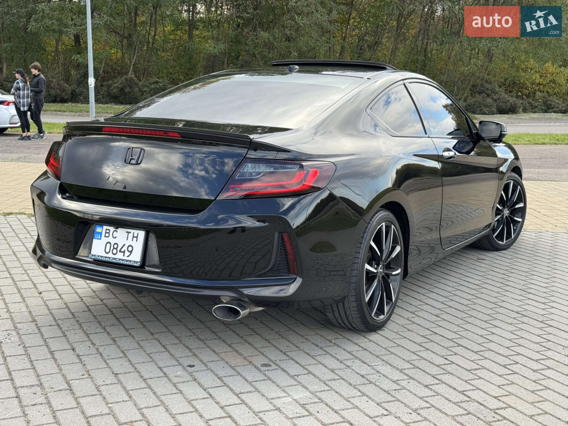 Honda Accord 2017 VIN 1HGCT1B88HA008786 фото оголошення 8 з 22