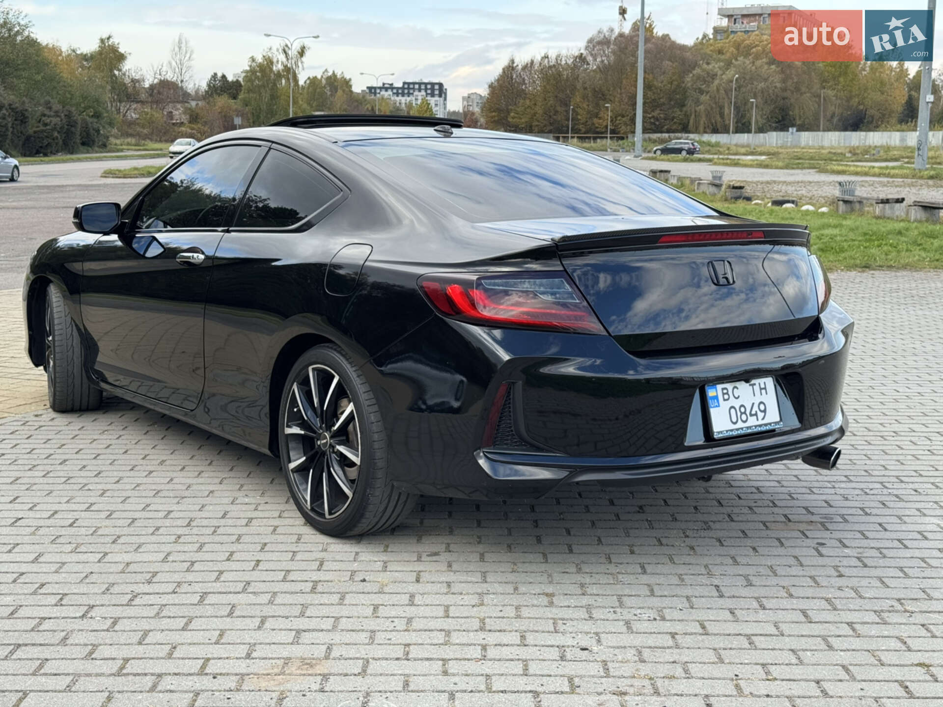 Honda Accord 2017 VIN 1HGCT1B88HA008786 фото оголошення 9 з 22