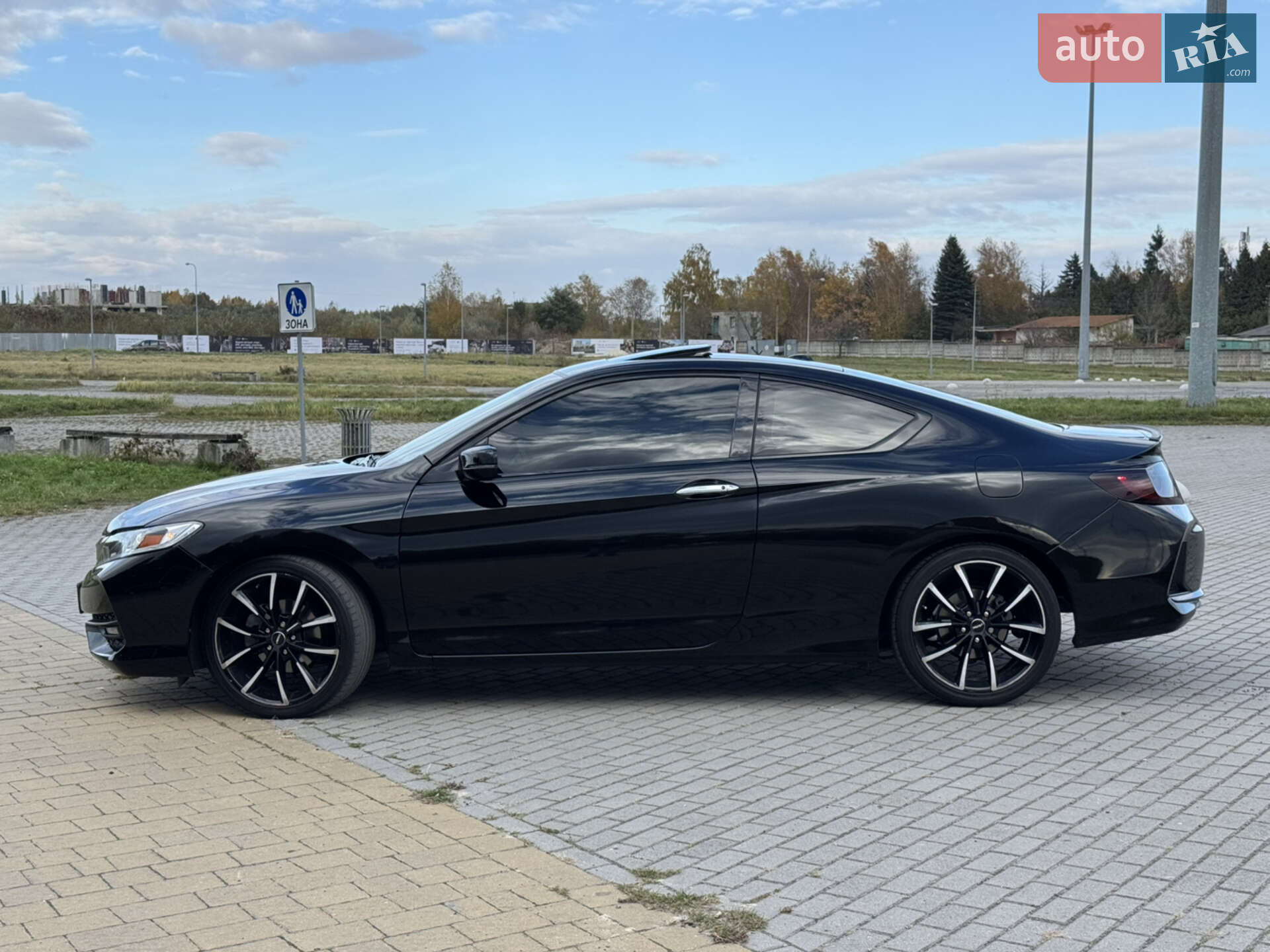 Honda Accord 2017 VIN 1HGCT1B88HA008786 фото оголошення 7 з 22