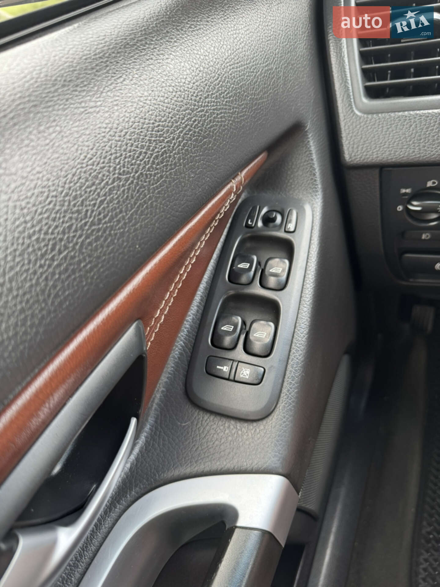 Volvo Xc90 2008 VIN YV1CR855681471886 фото оголошення 2 з 23