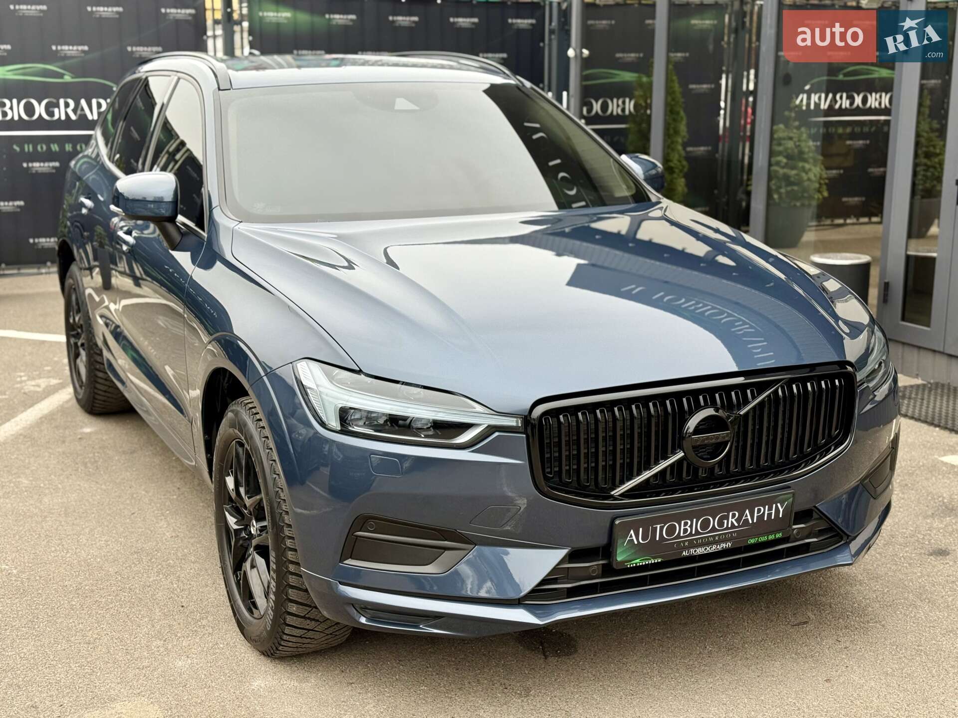 Volvo XC60 2017 VIN YV1UZA88CJ1015312 фото оголошення 2 з 48