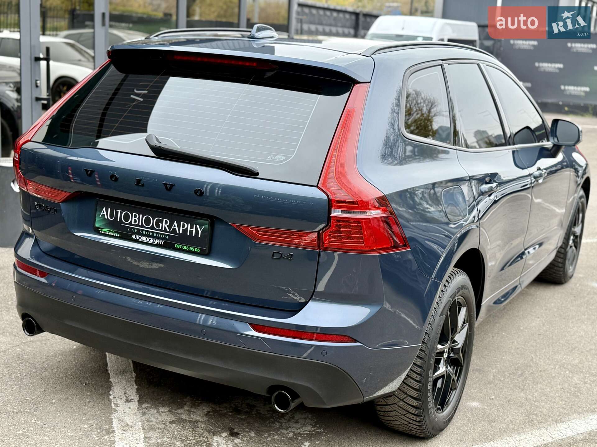Volvo XC60 2017 VIN YV1UZA88CJ1015312 фото оголошення 8 з 48