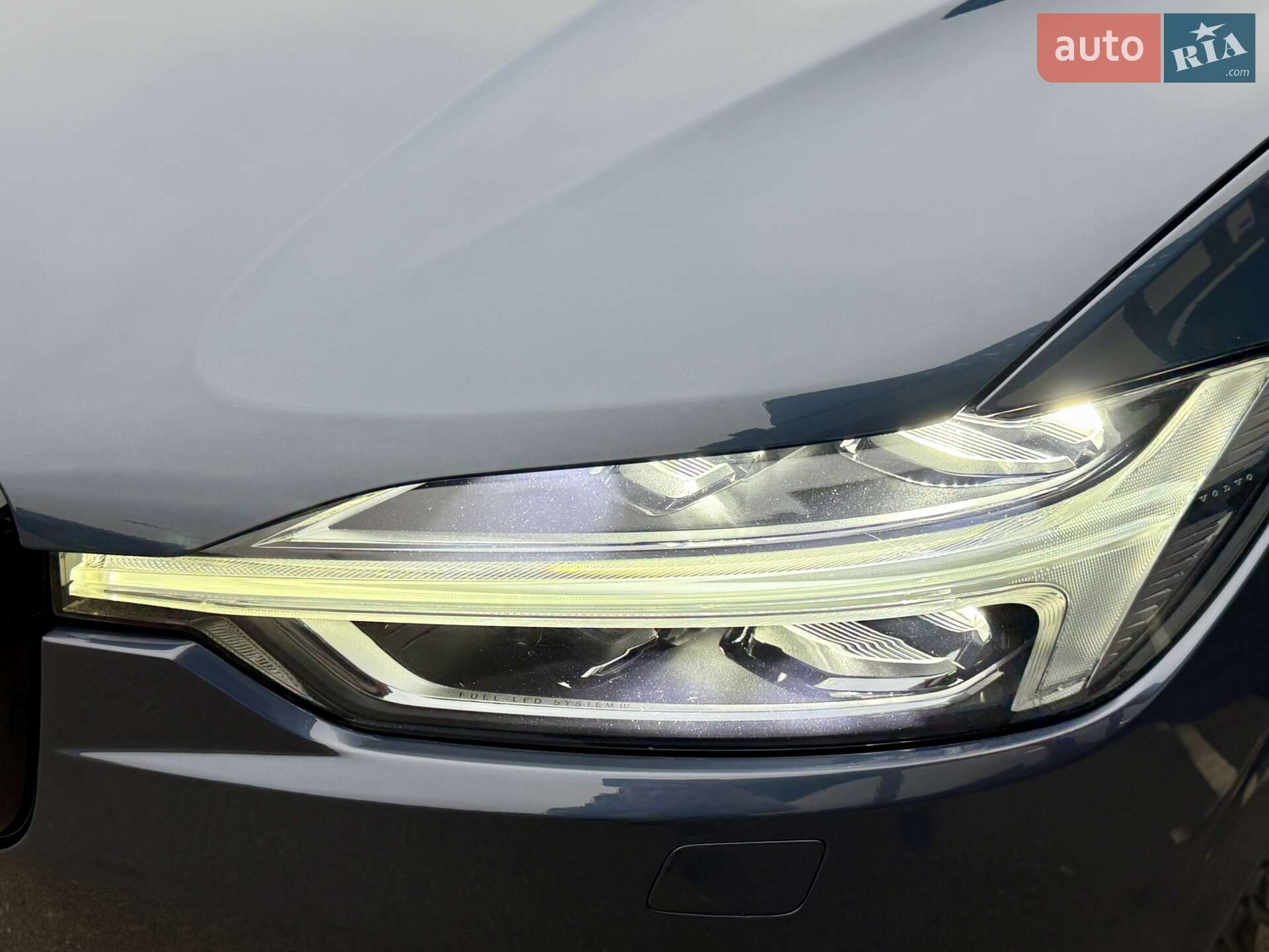 Volvo XC60 2017 VIN YV1UZA88CJ1015312 фото оголошення 25 з 48