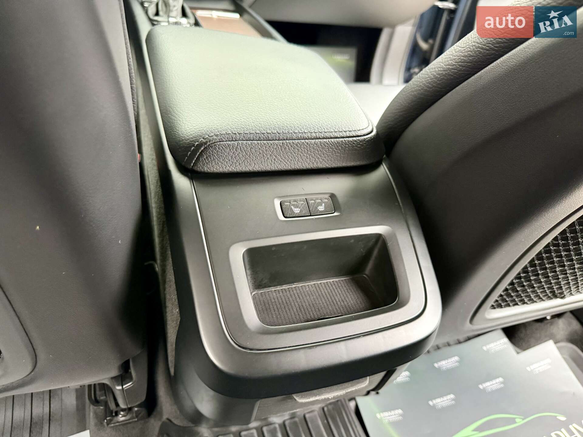 Volvo XC60 2017 VIN YV1UZA88CJ1015312 фото оголошення 39 з 48