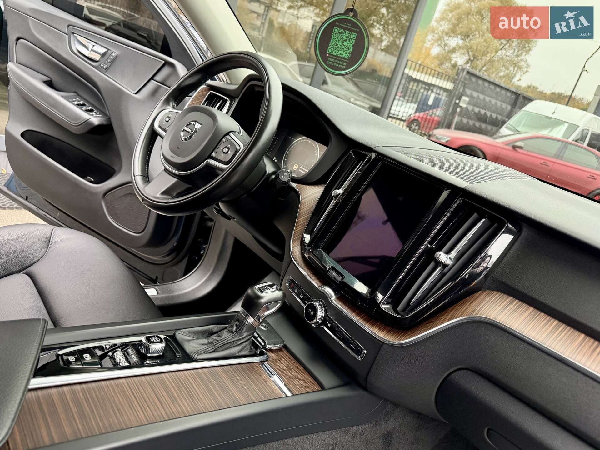 Volvo XC60 2017 VIN YV1UZA88CJ1015312 фото оголошення 45 з 48