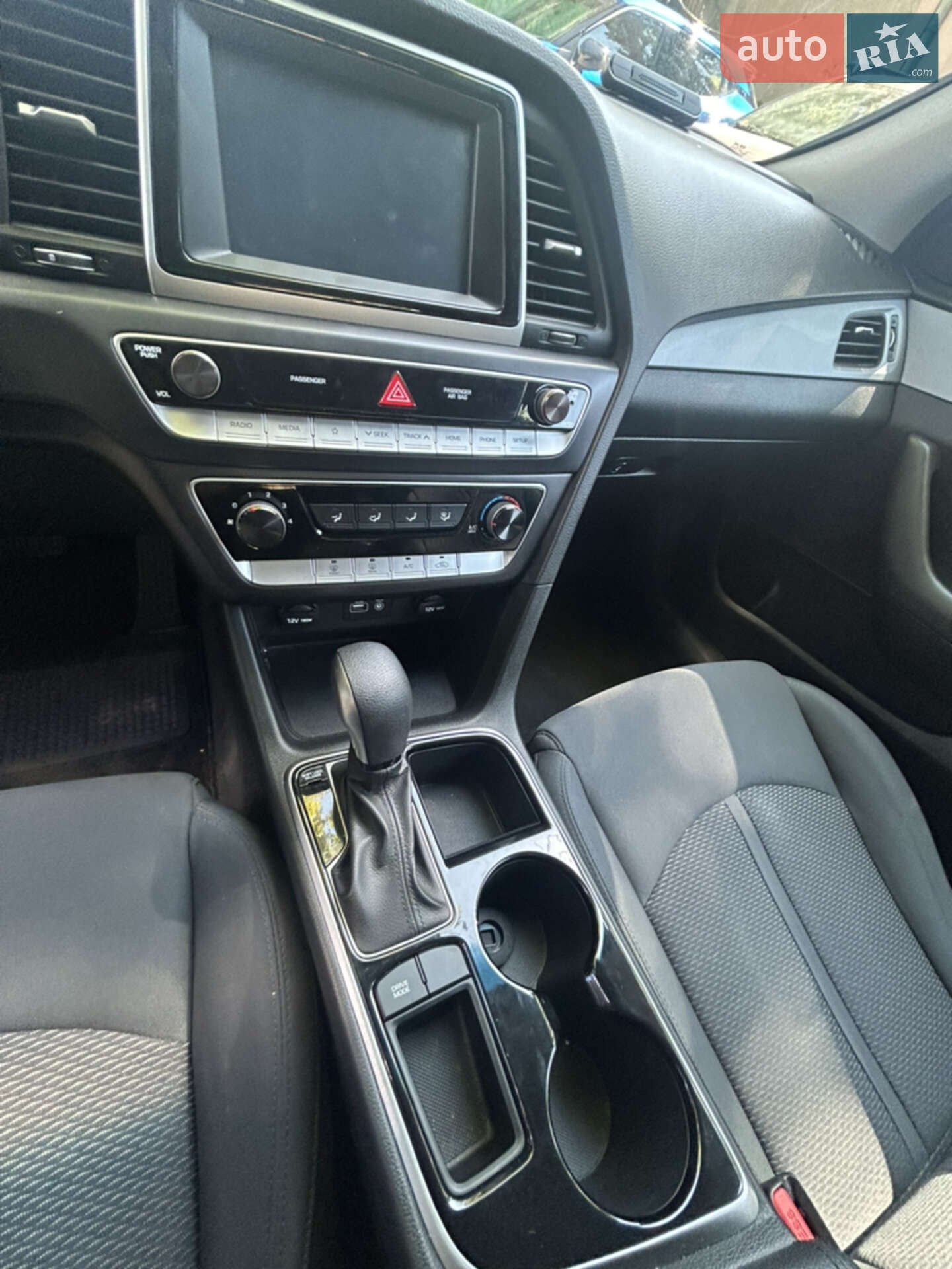 Hyundai Sonata 2019 VIN 5NPE24AF2KH777456 фото оголошення 10 з 14
