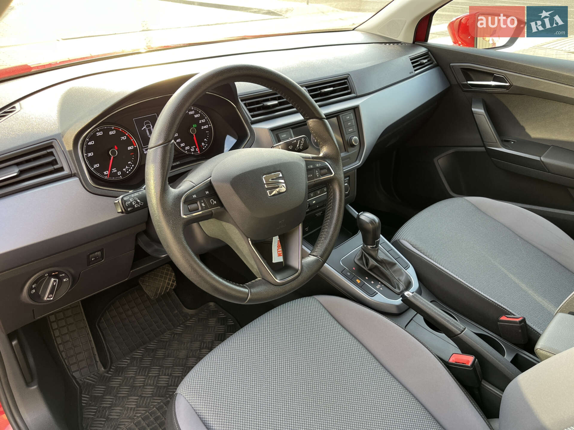 SEAT Arona 2018 VIN VSSZZZKJZJR207629 фото оголошення 8 з 20