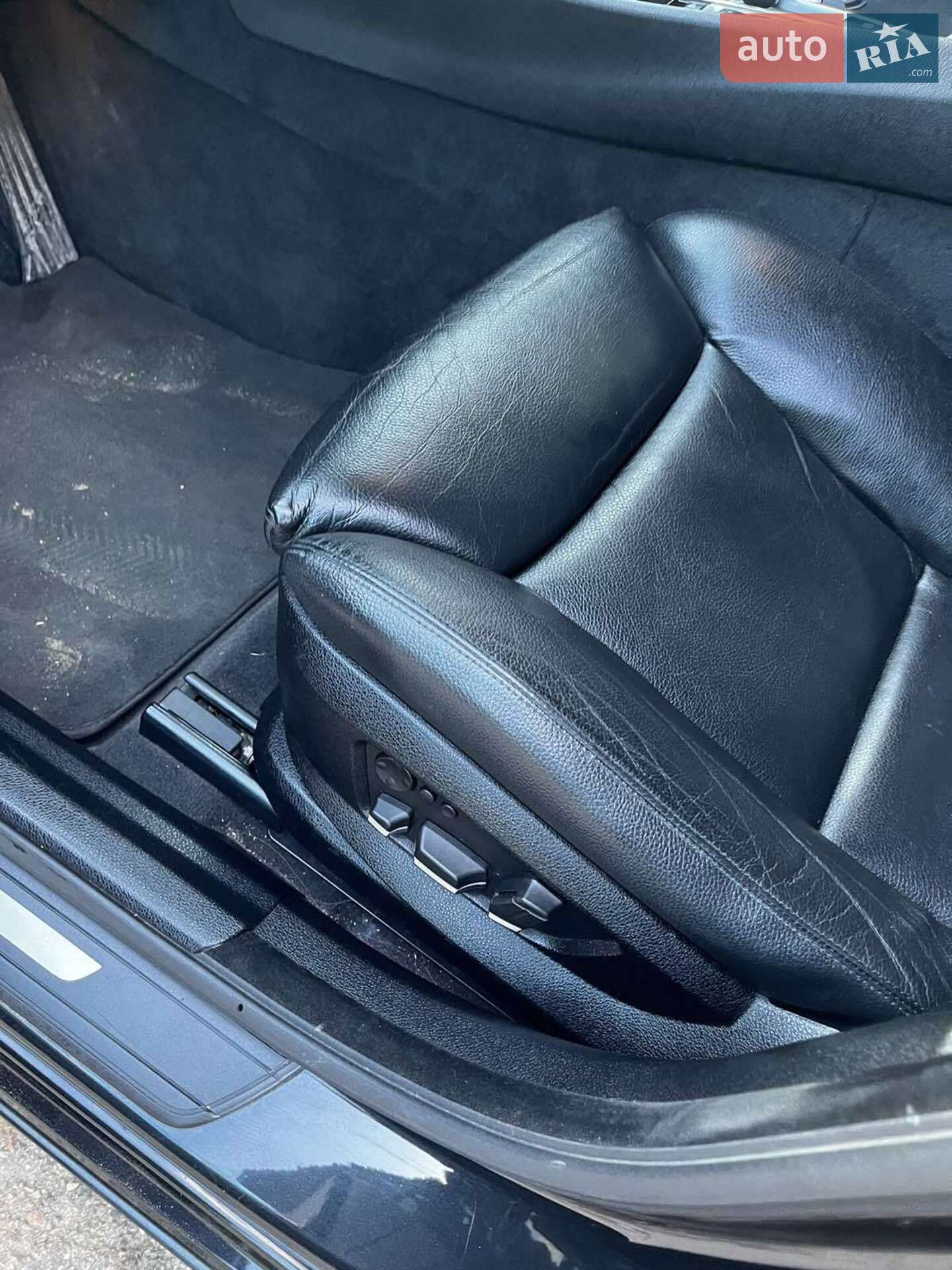 BMW 5 Series GT 2011 VIN WBASN61020C458873 фото оголошення 12 з 24