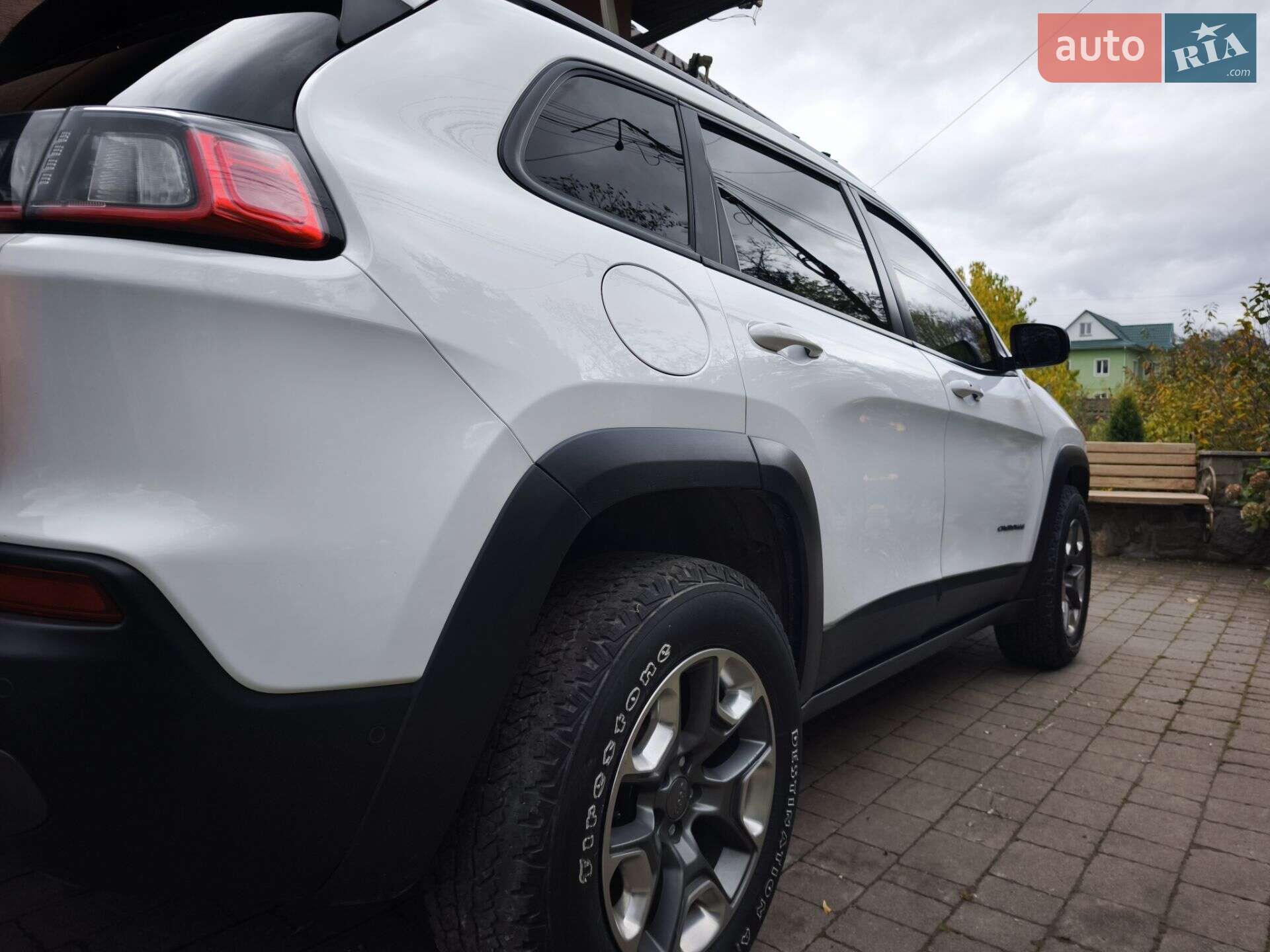 Jeep Cherokee 2018 VIN 1C4PJMBX0KD132295 фото оголошення 6 з 34