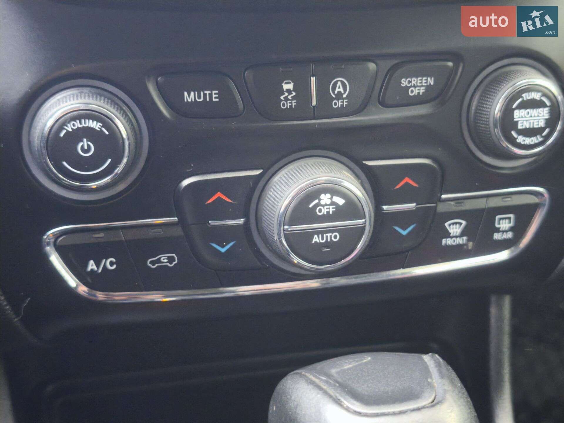 Jeep Cherokee 2018 VIN 1C4PJMBX0KD132295 фото оголошення 26 з 34