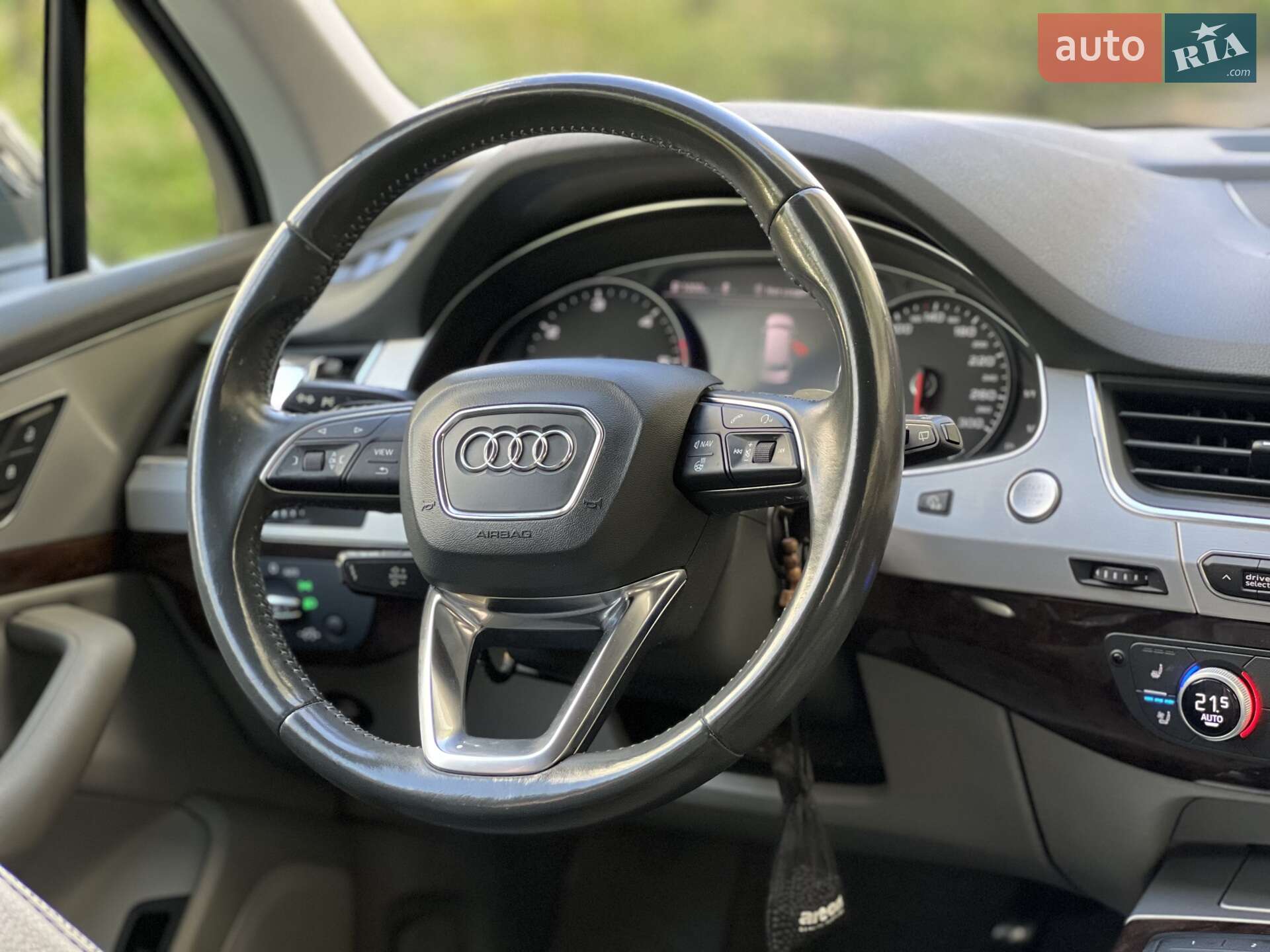 Audi Q7 2016 VIN WAUZZZ4MXGD035725 фото оголошення 15 з 40