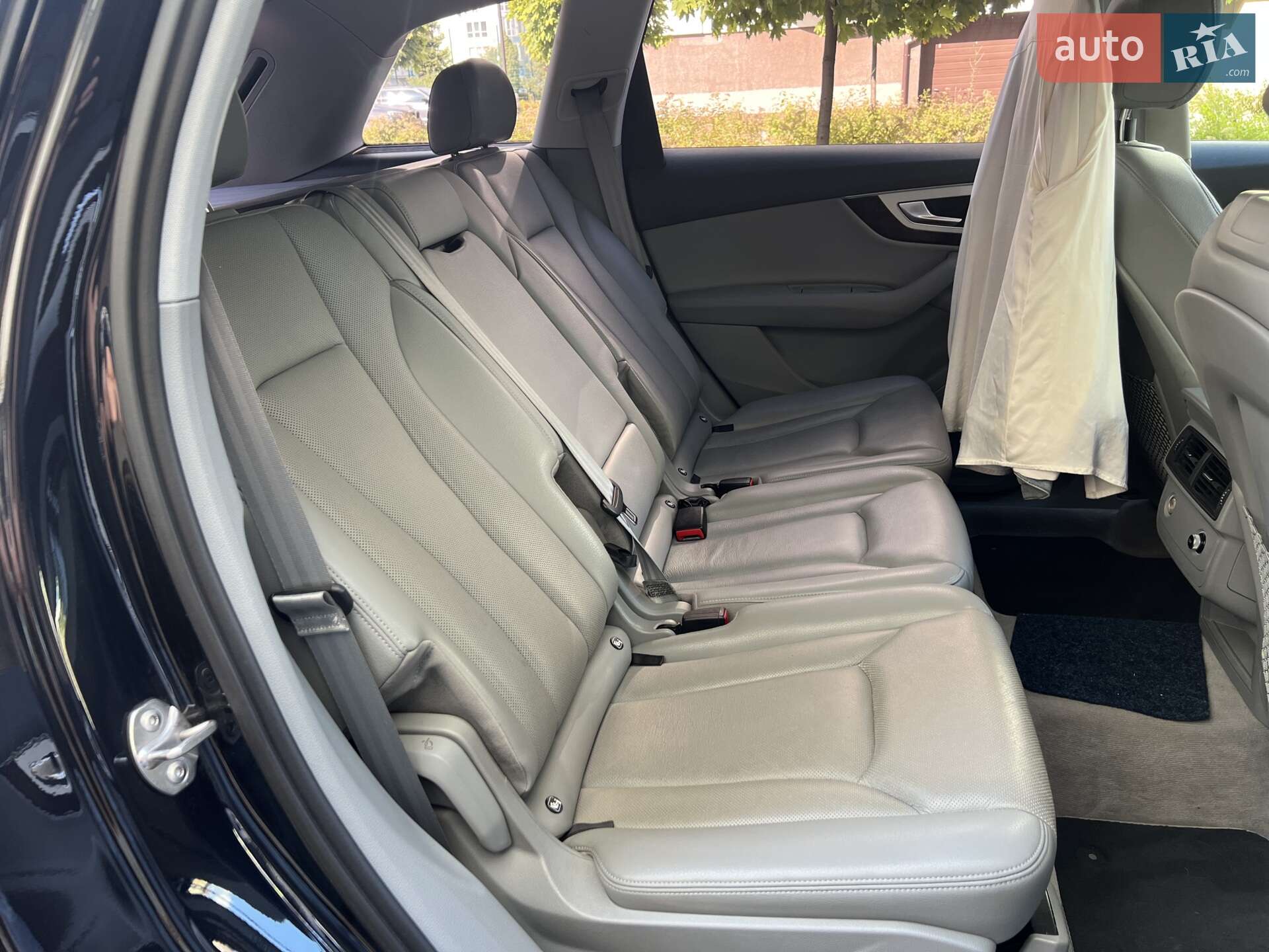 Audi Q7 2016 VIN WAUZZZ4MXGD035725 фото оголошення 16 з 40