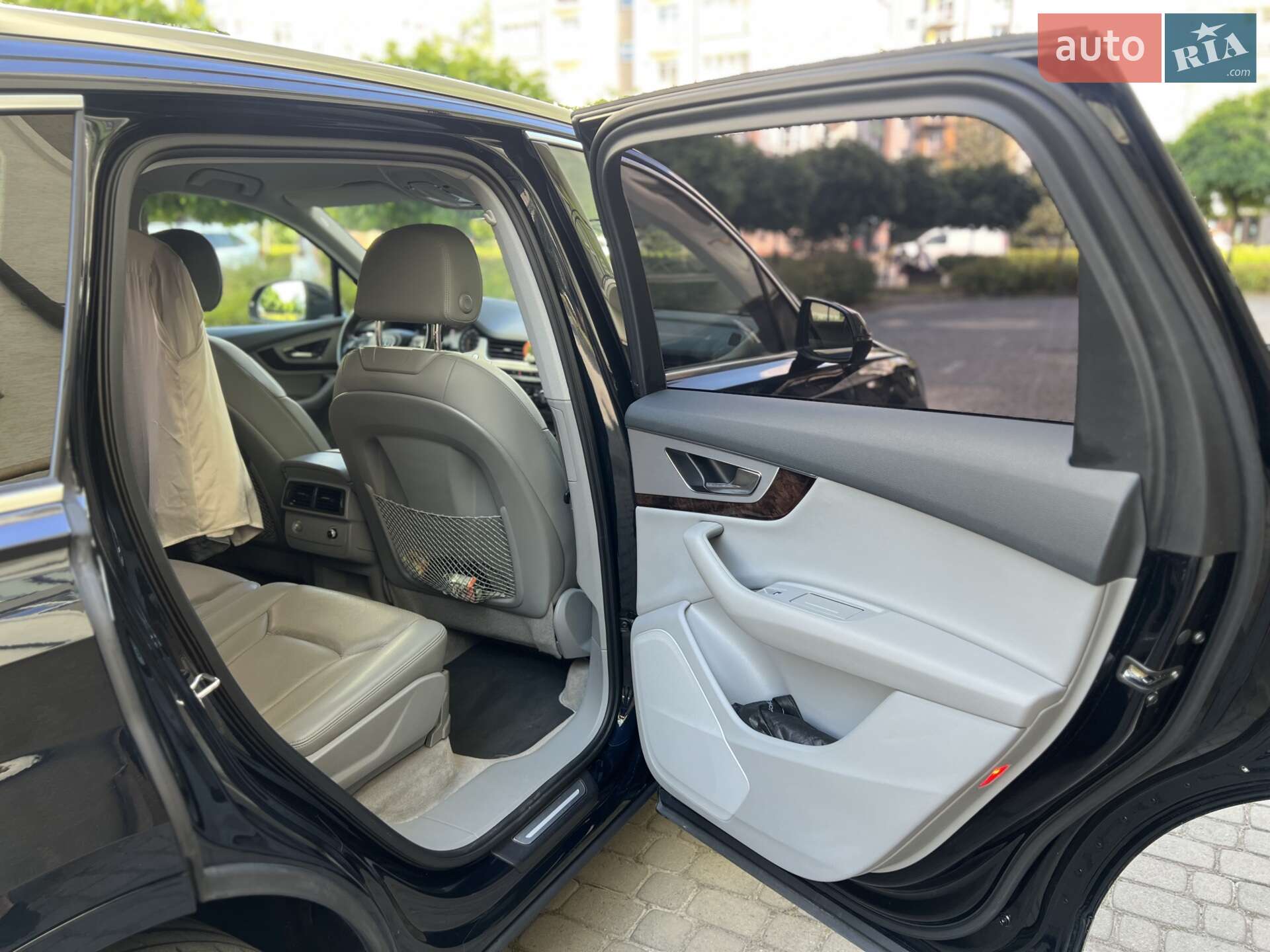Audi Q7 2016 VIN WAUZZZ4MXGD035725 фото оголошення 17 з 40