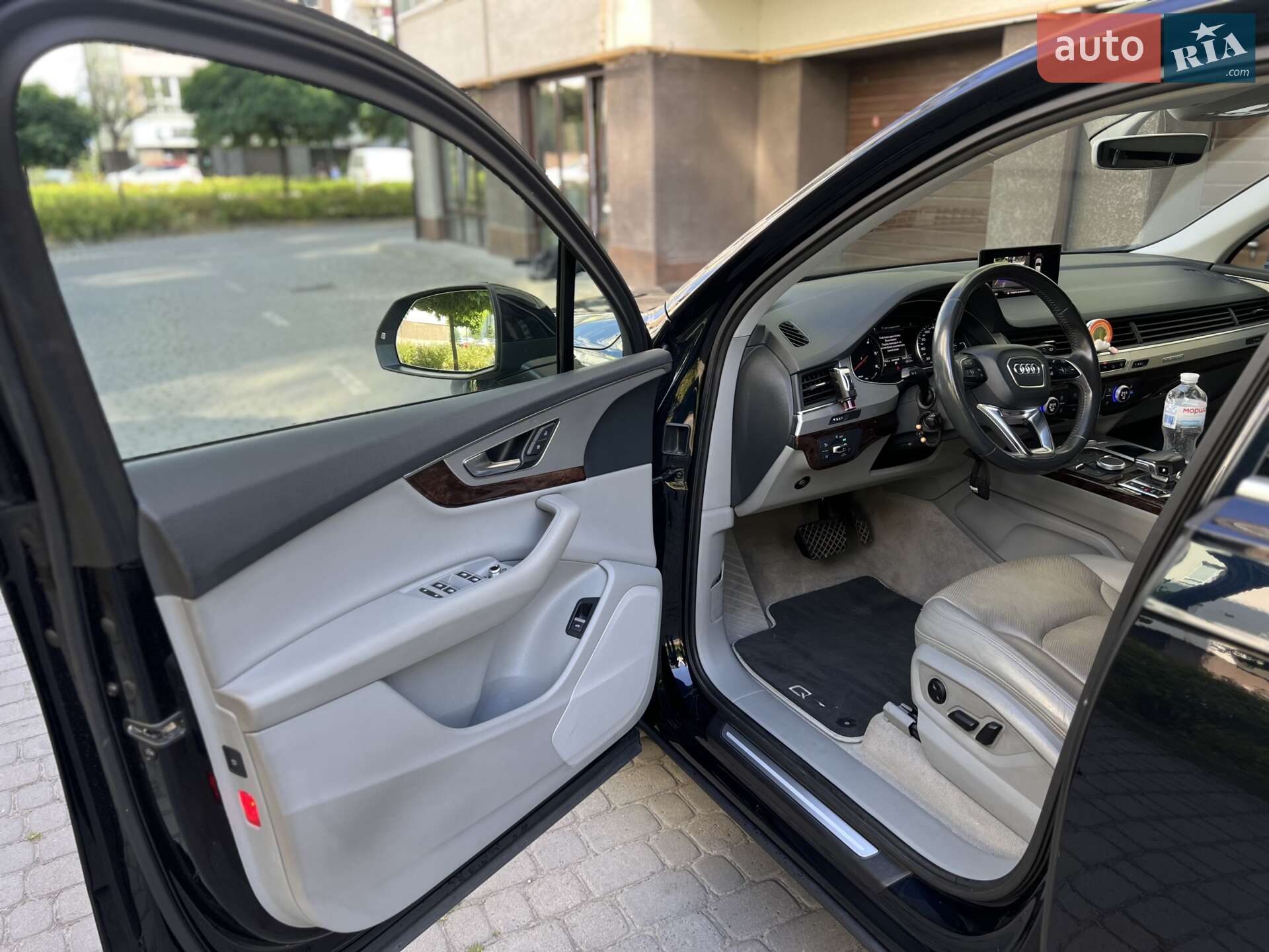 Audi Q7 2016 VIN WAUZZZ4MXGD035725 фото оголошення 24 з 40