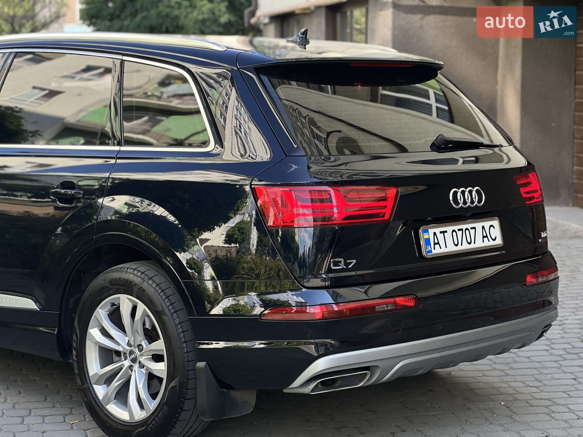 Audi Q7 2016 VIN WAUZZZ4MXGD035725 фото оголошення 31 з 40