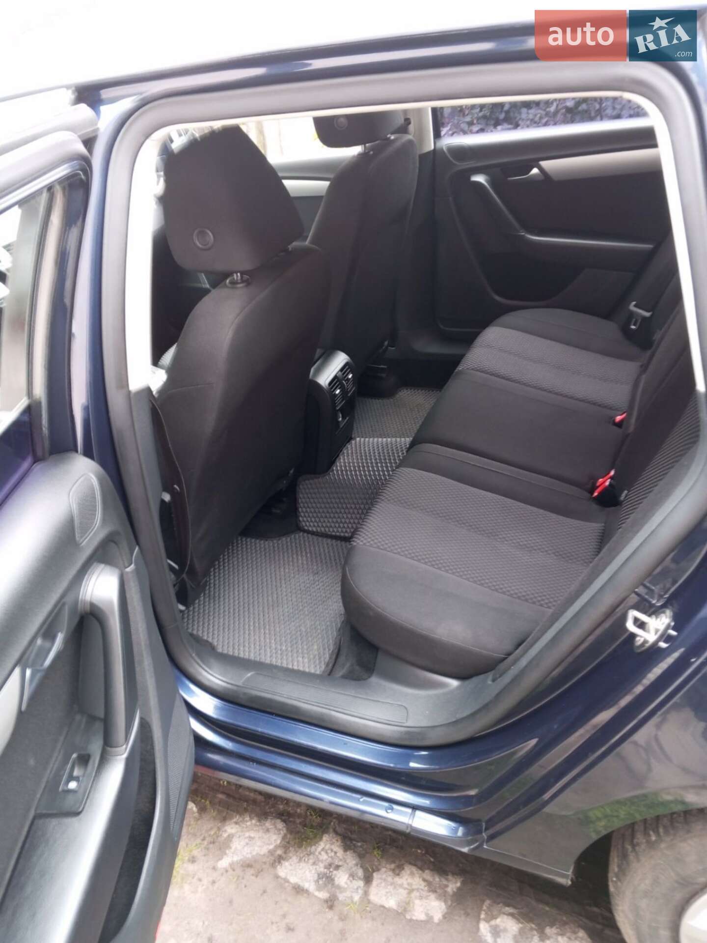 Volkswagen Passat 2011 VIN WVWZZZ3CZBE390251 фото оголошення 8 з 9